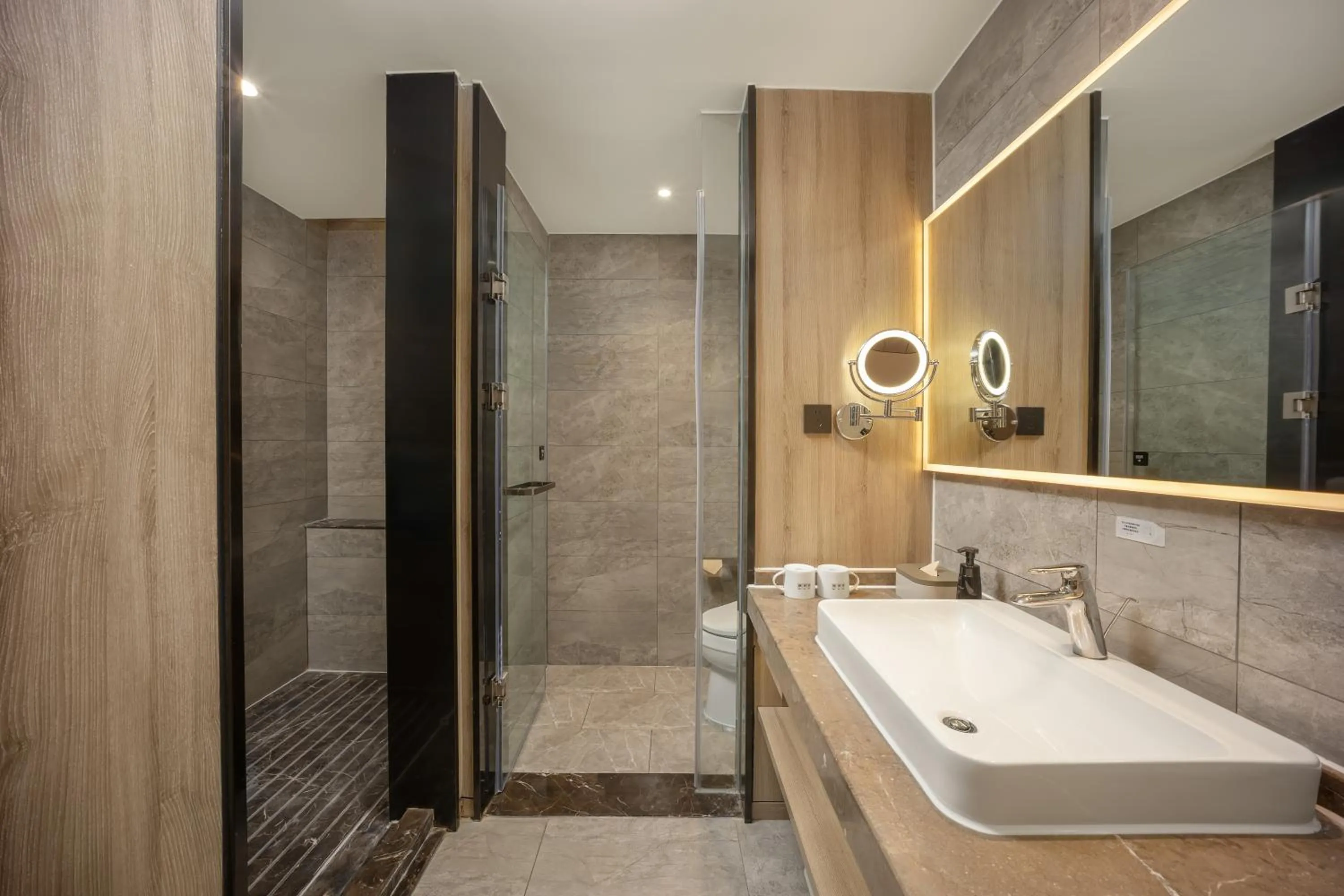 Atour Hotel Weihai City Center