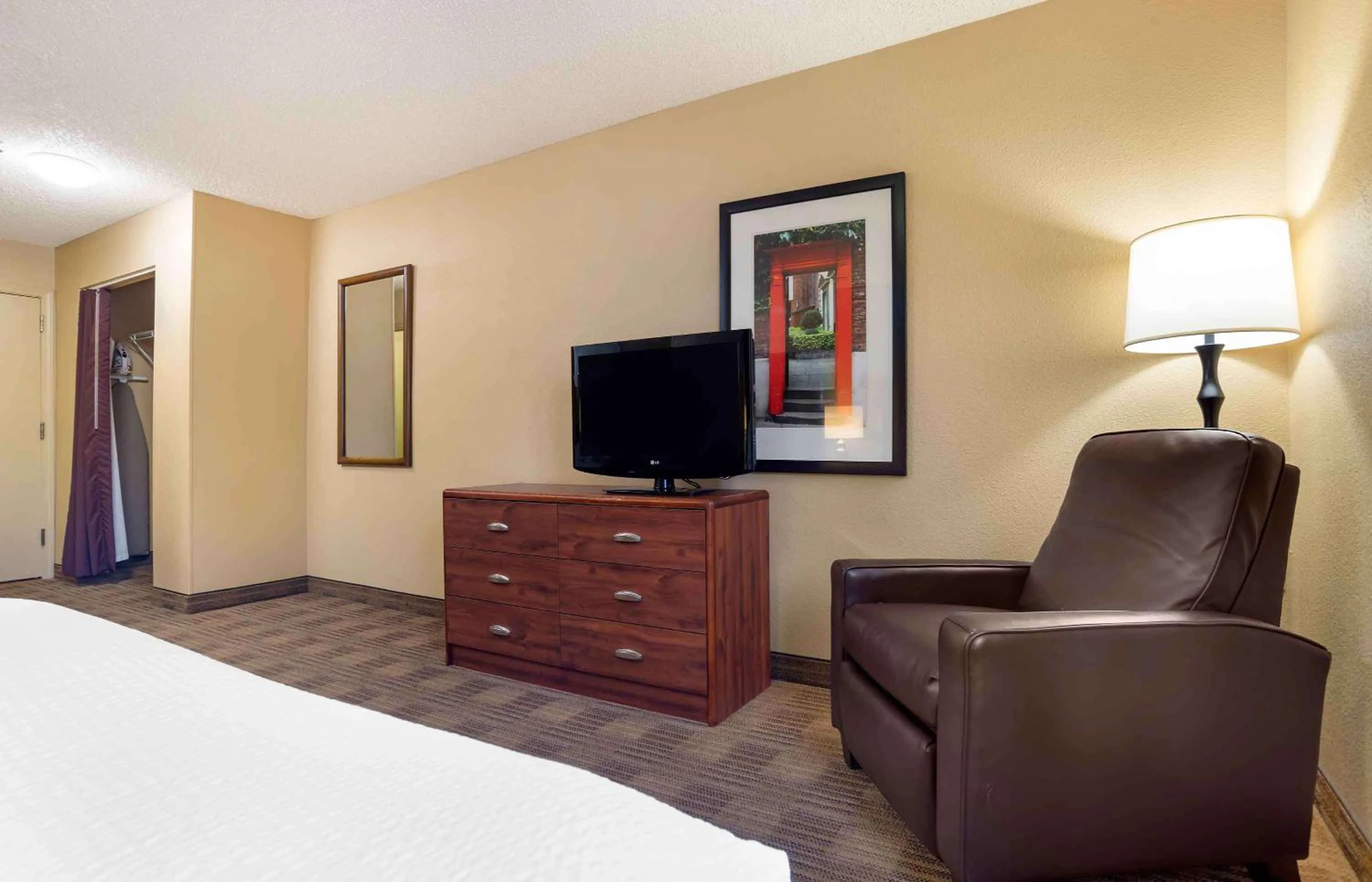 Bedroom, Bed in Extended Stay America Suites - Jackson - Ridgeland