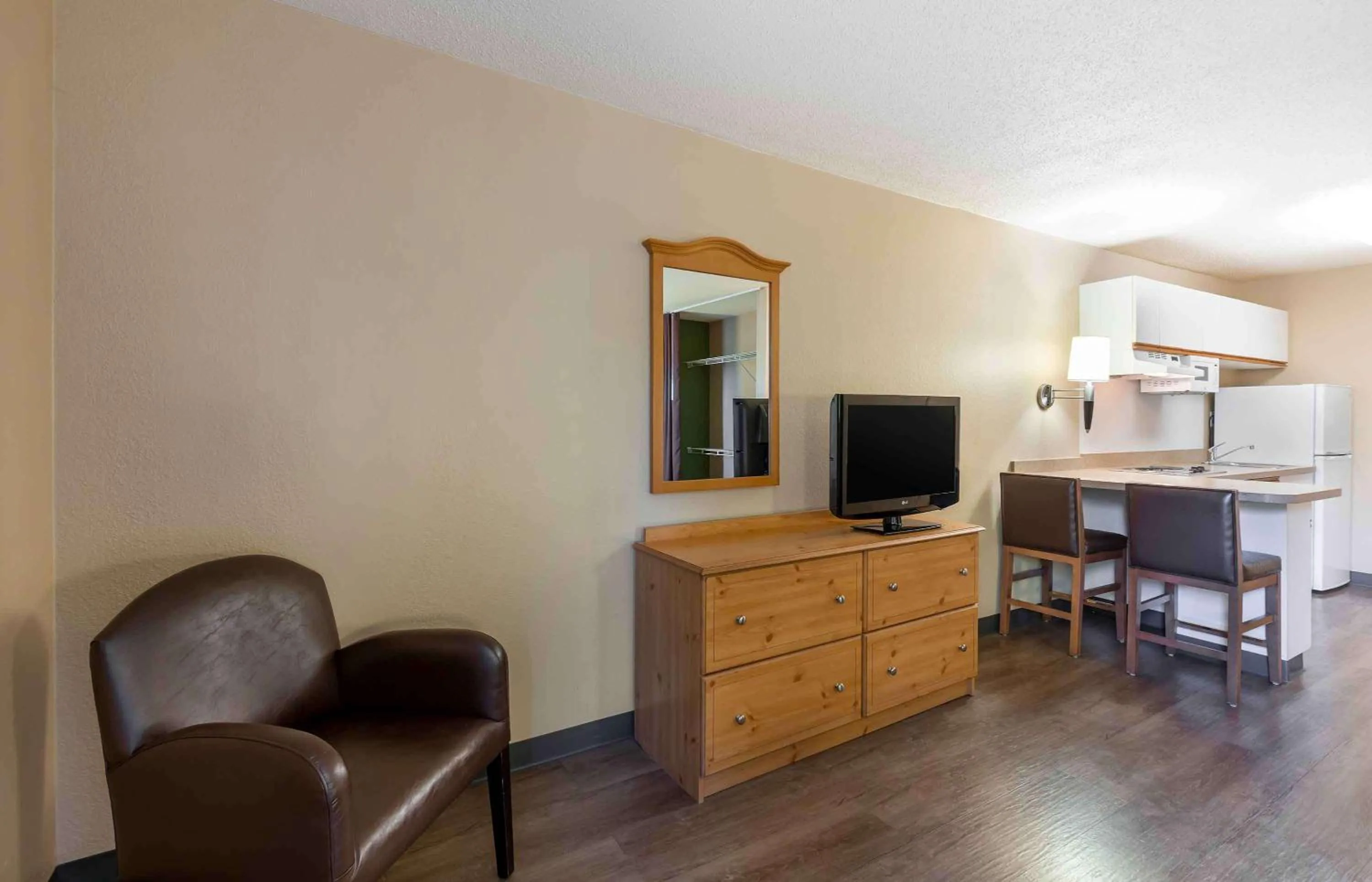 Bedroom in Extended Stay America Suites - Cleveland - Airport - North Olmsted