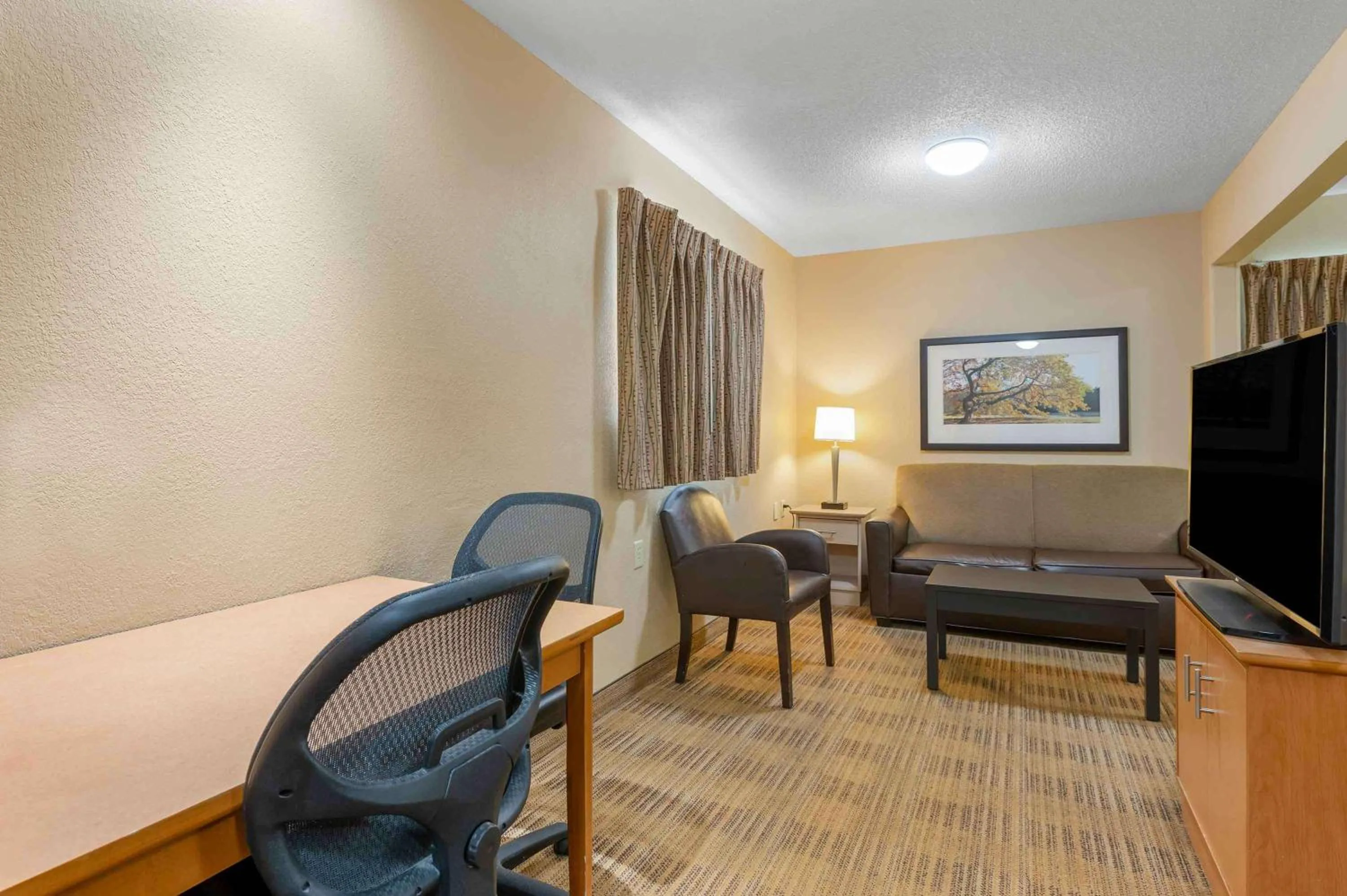 Bedroom in Extended Stay America Select Suites - South Bend - Mishawaka - South