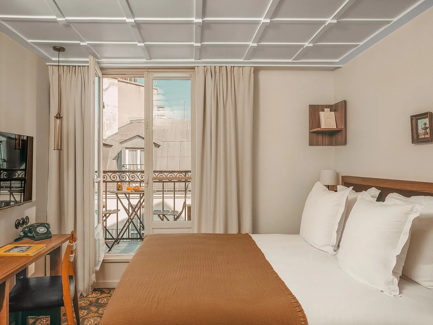 Bedroom, Bed in Hôtel du Savoir