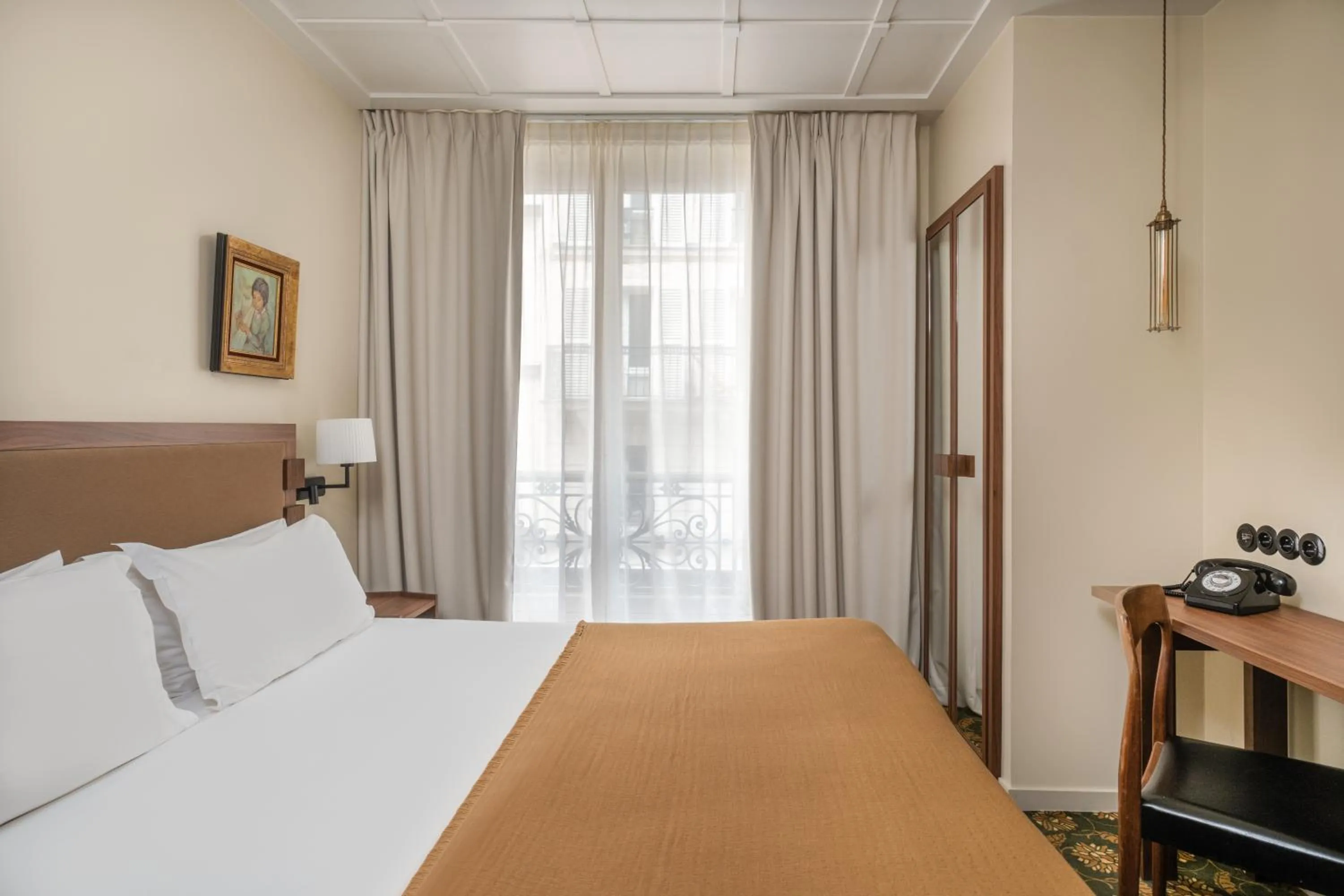 Photo of the whole room, Bed in Le Petit Belloy