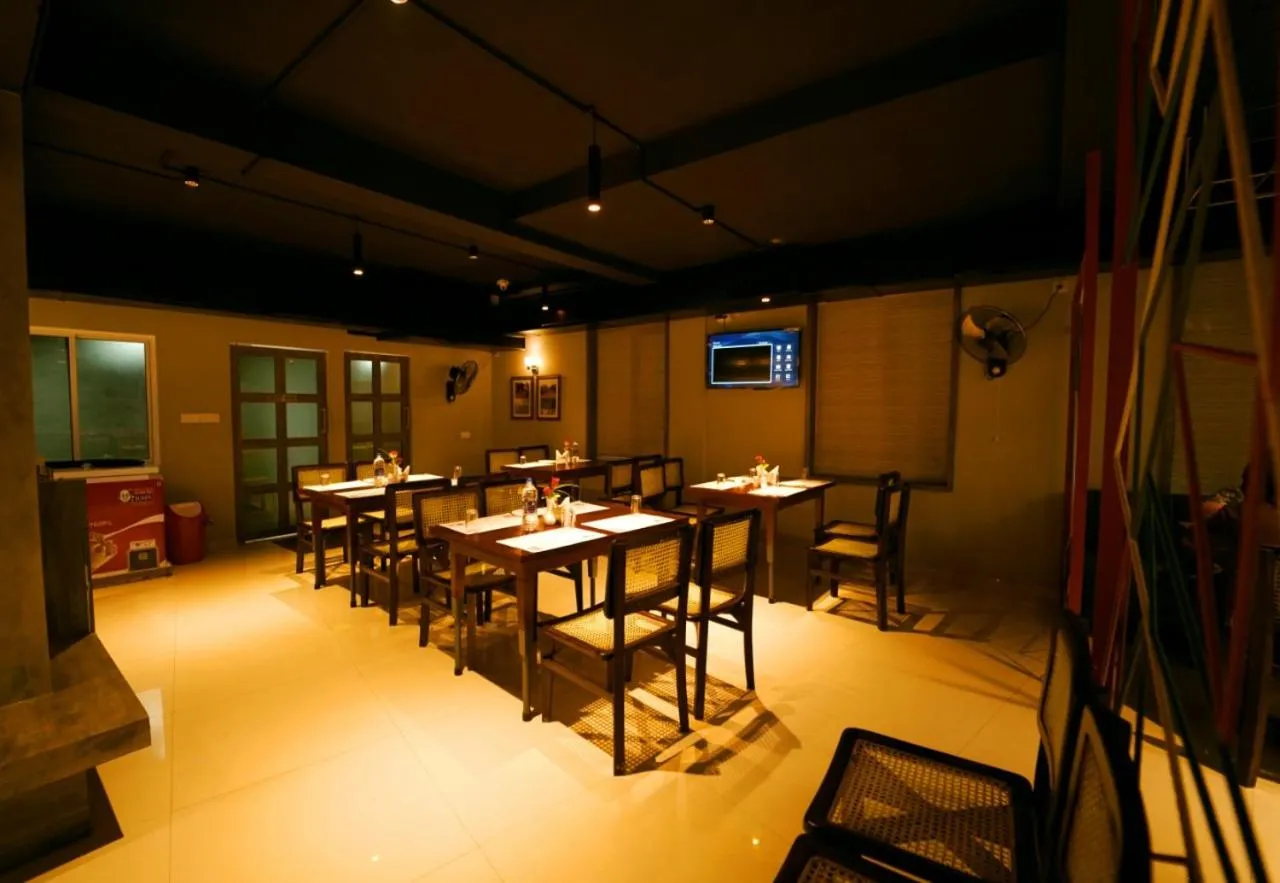 Restaurant/places to eat in WithInn Hotel - Kannur Airport