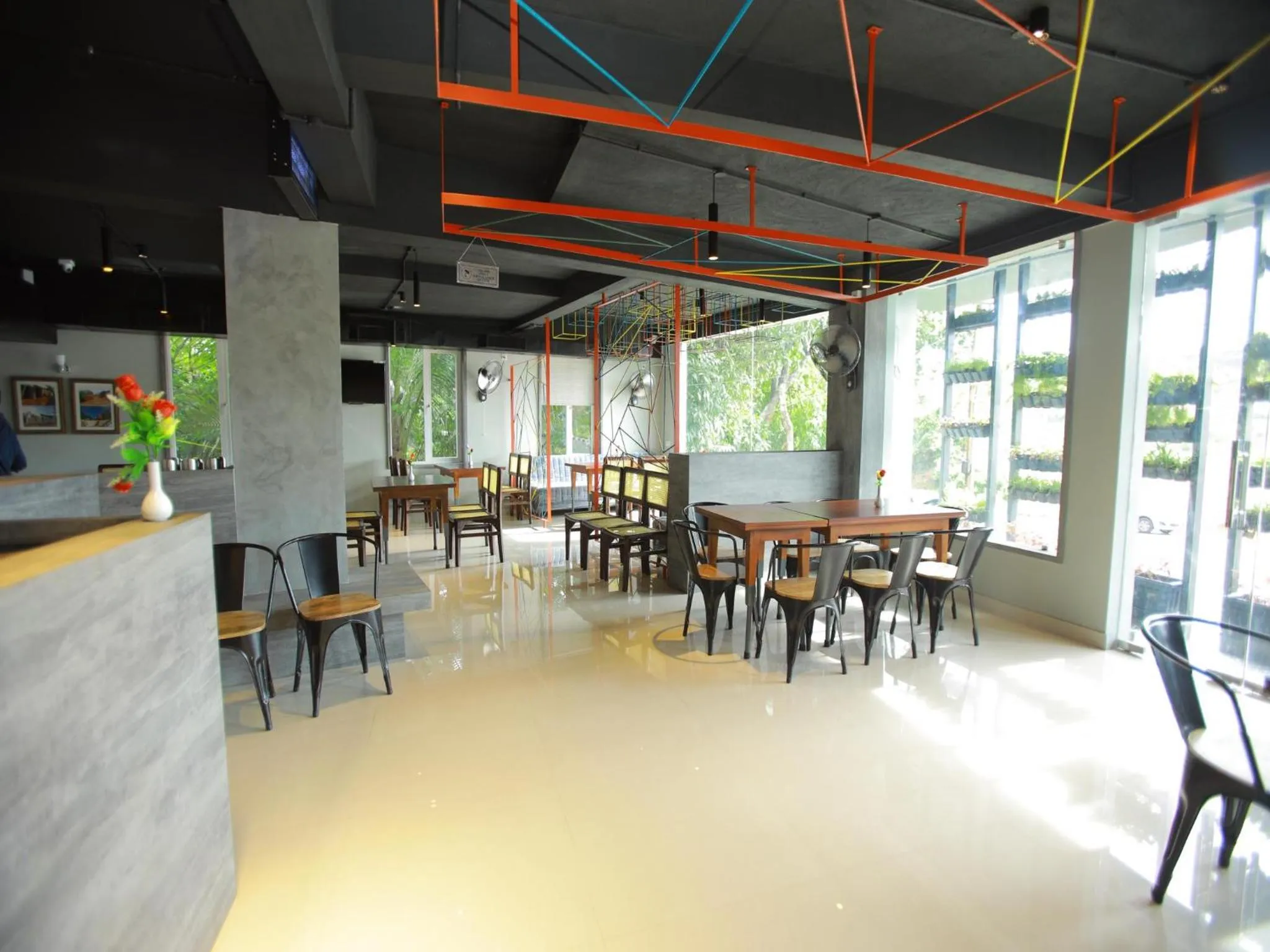 Restaurant/places to eat in WithInn Hotel - Kannur Airport