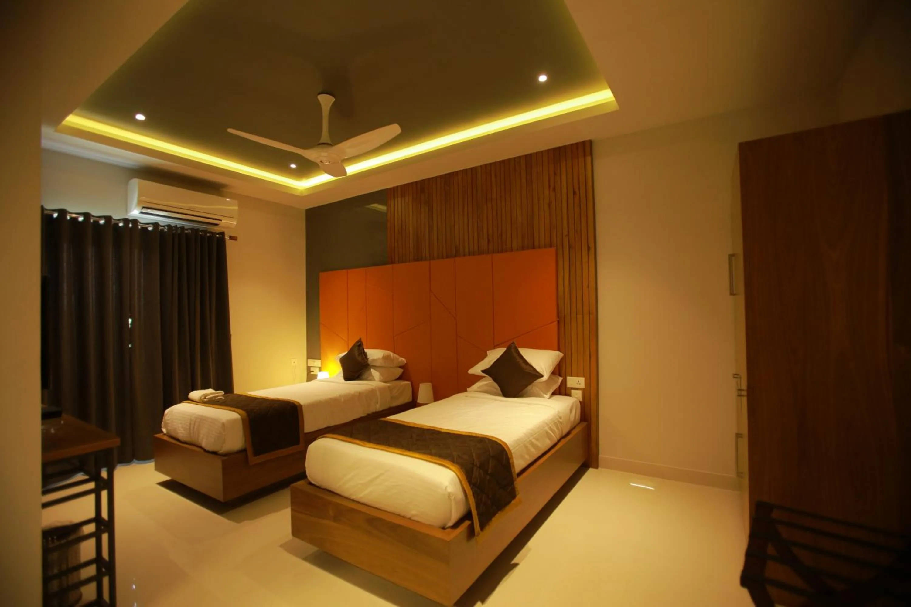 Photo of the whole room, Bed in WithInn Hotel - Kannur Airport