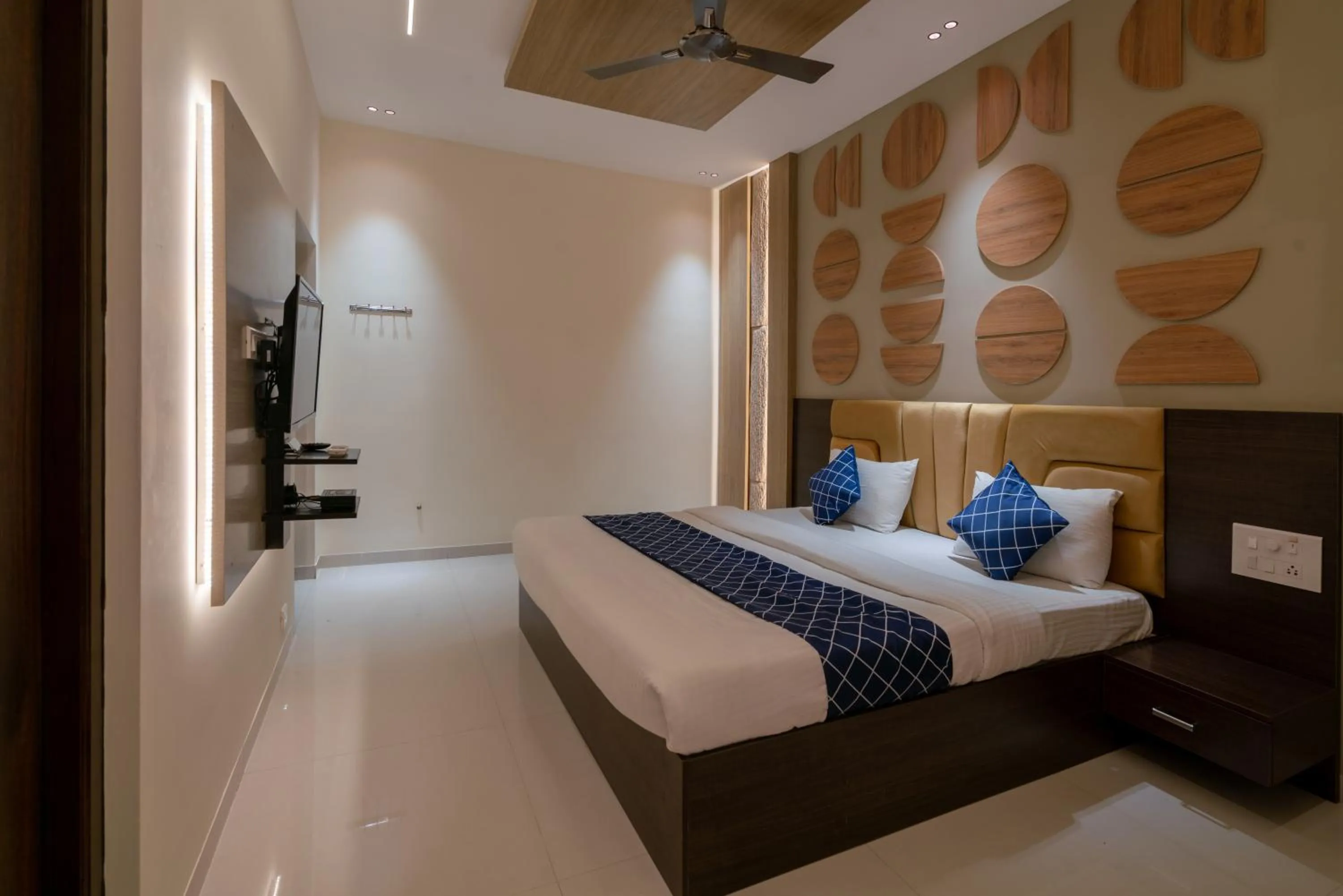 Bedroom, Bed in THE SURRYA MAX RESIDENCY