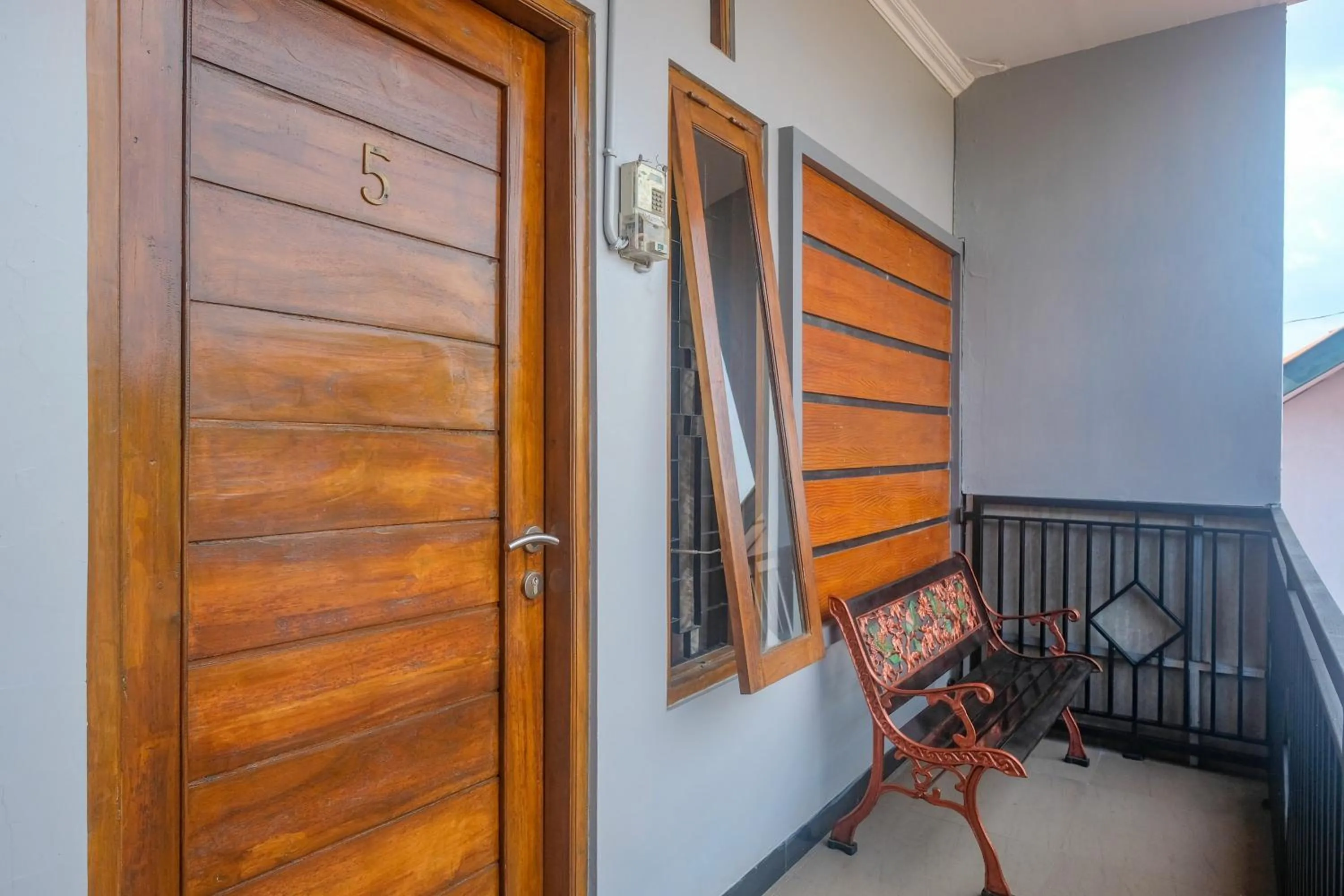 Seating area in Al Abror Homestay Mandala Krida Mitra RedDoorz