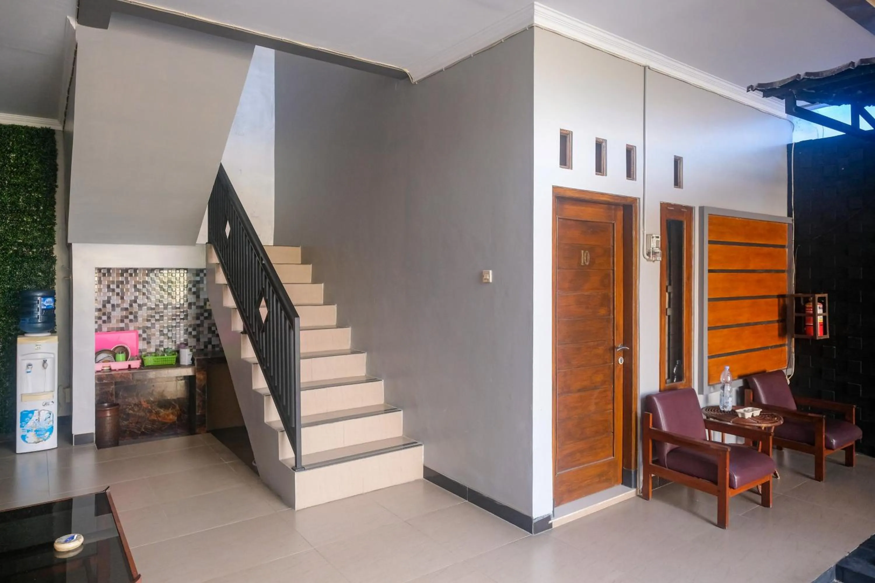 Seating area in Al Abror Homestay Mandala Krida Mitra RedDoorz