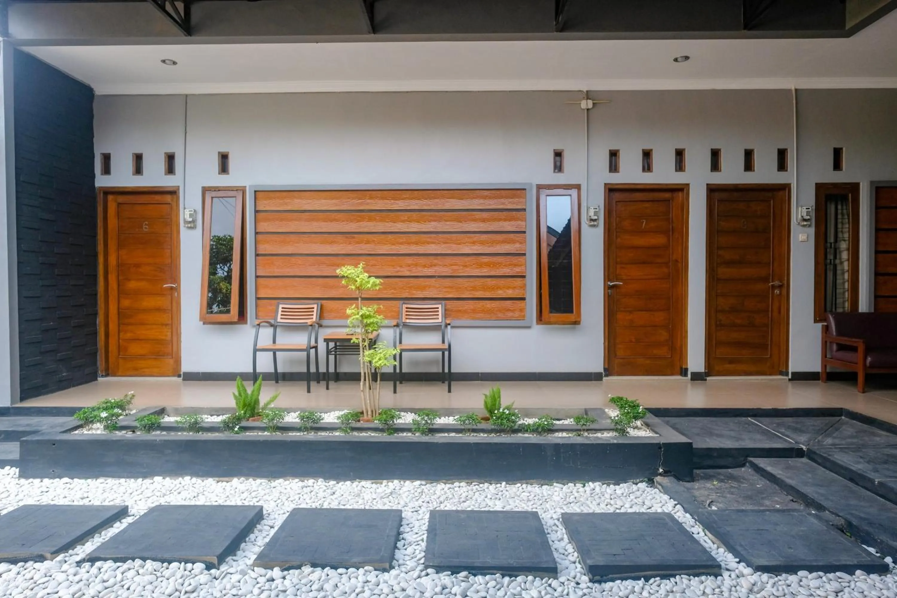 Seating area in Al Abror Homestay Mandala Krida Mitra RedDoorz