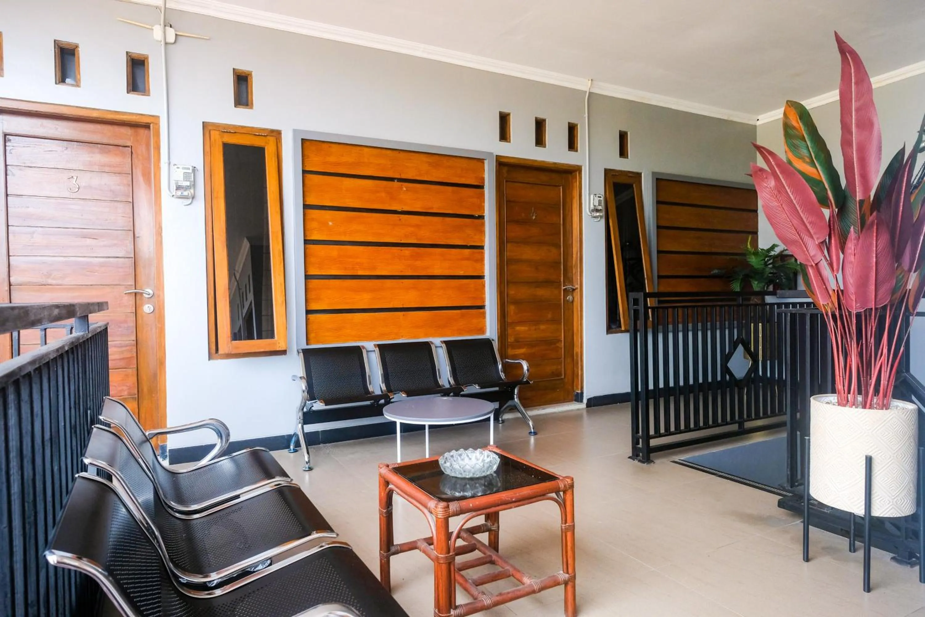 Seating area in Al Abror Homestay Mandala Krida Mitra RedDoorz