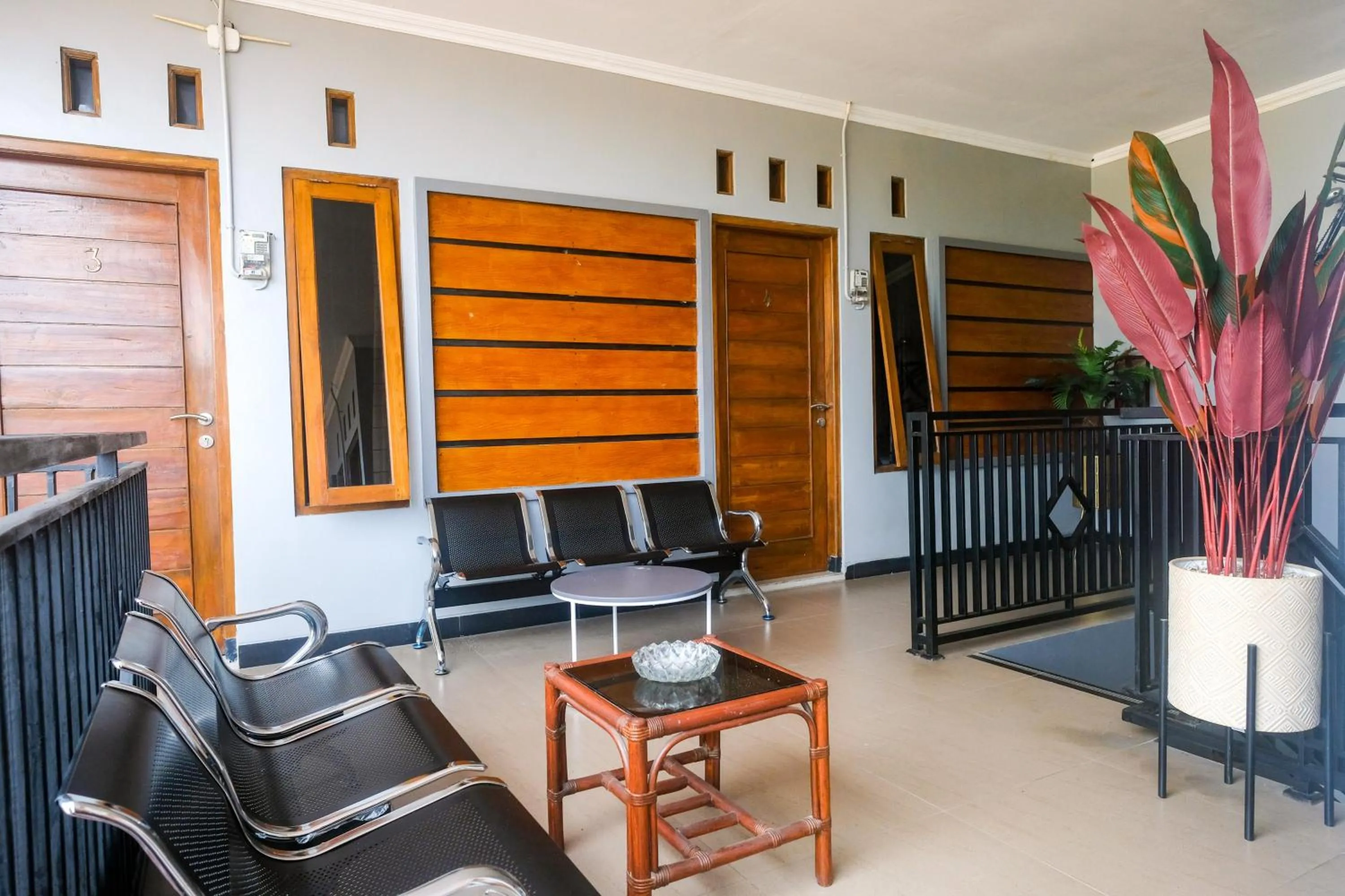 Seating area in Al Abror Homestay Mandala Krida Mitra RedDoorz