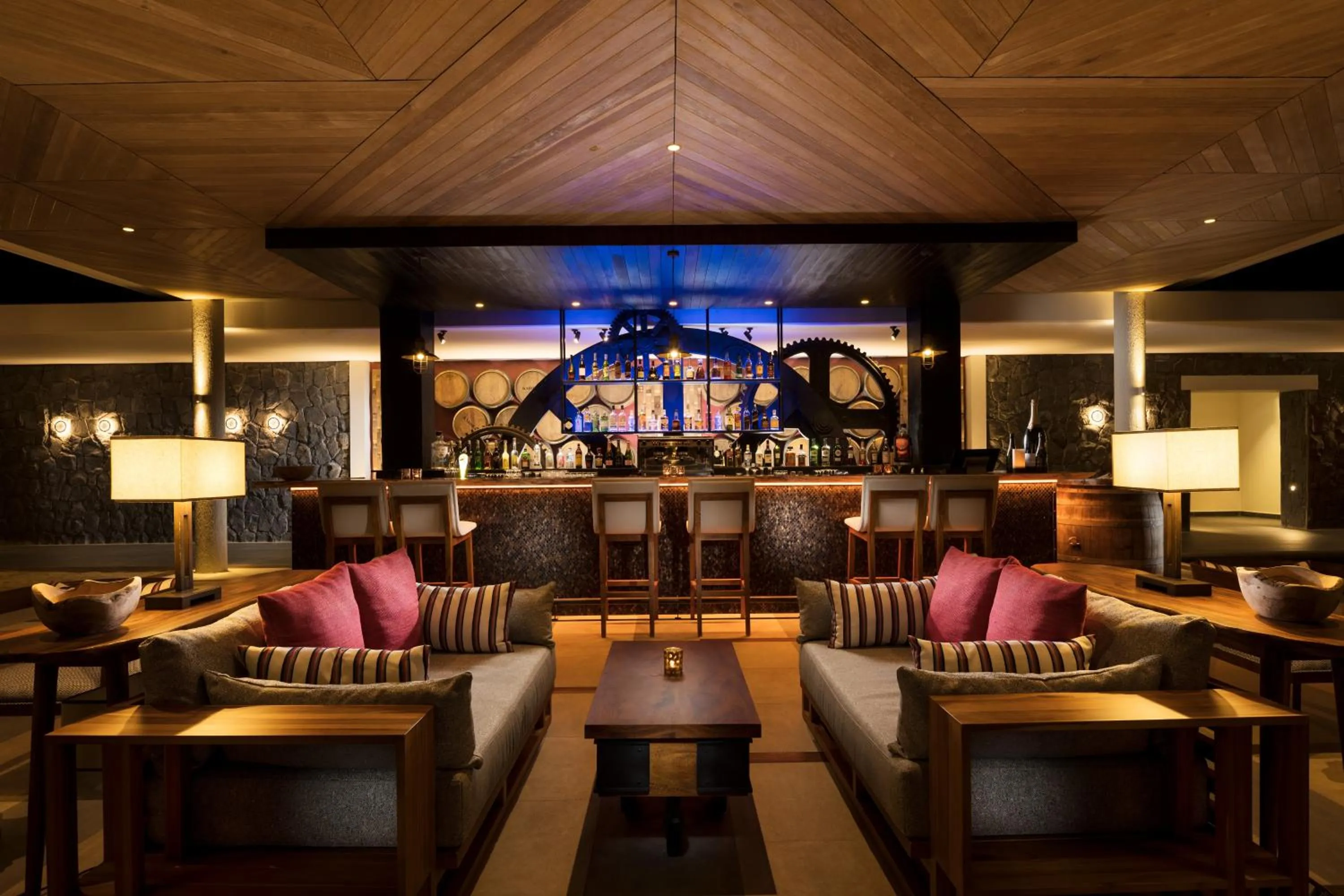 Lounge or bar in Anantara Iko Mauritius Resort & Villas