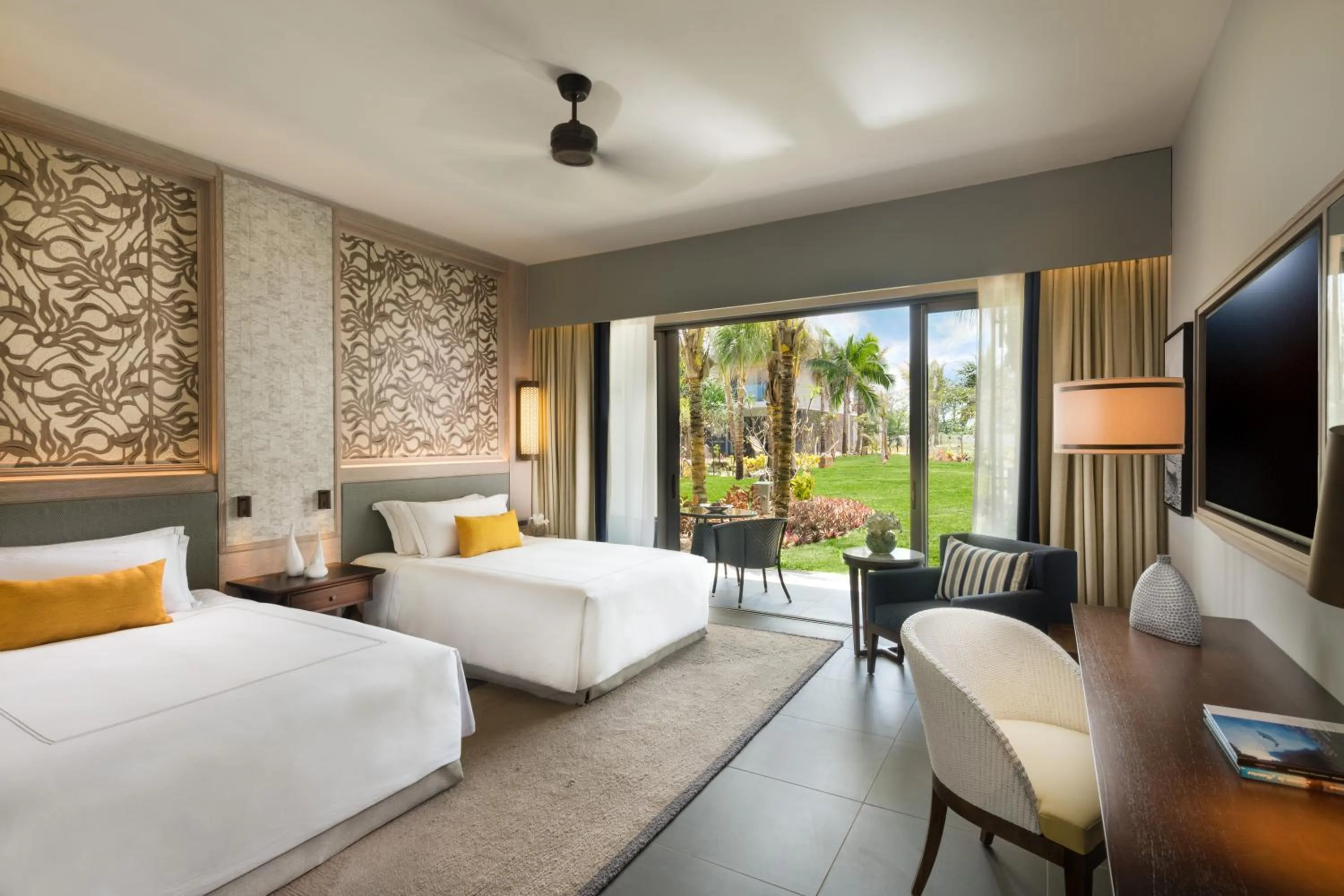 Photo of the whole room, Bed in Anantara Iko Mauritius Resort & Villas