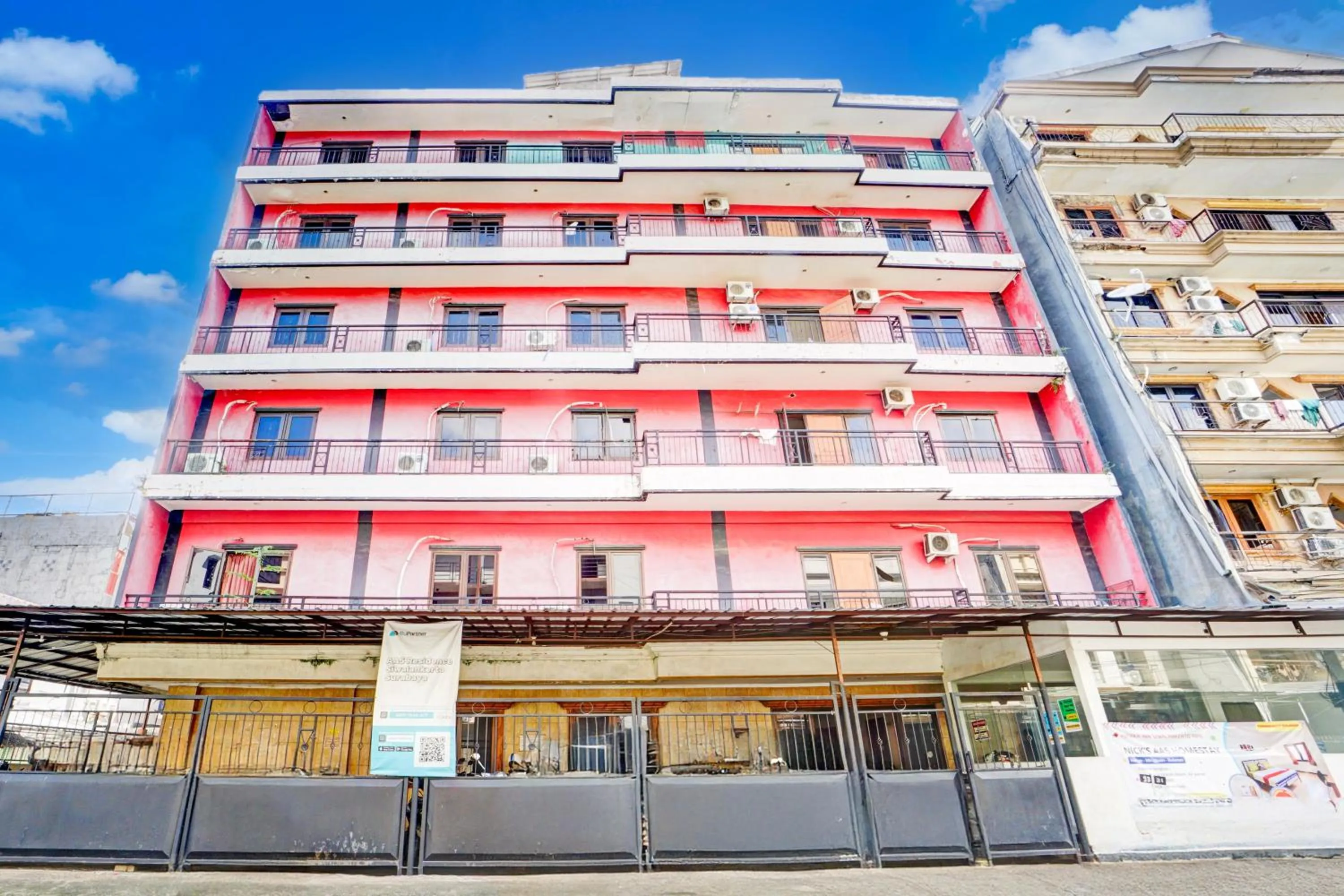 Facade/entrance in Petraya Residence Near City of tomorrow Mall