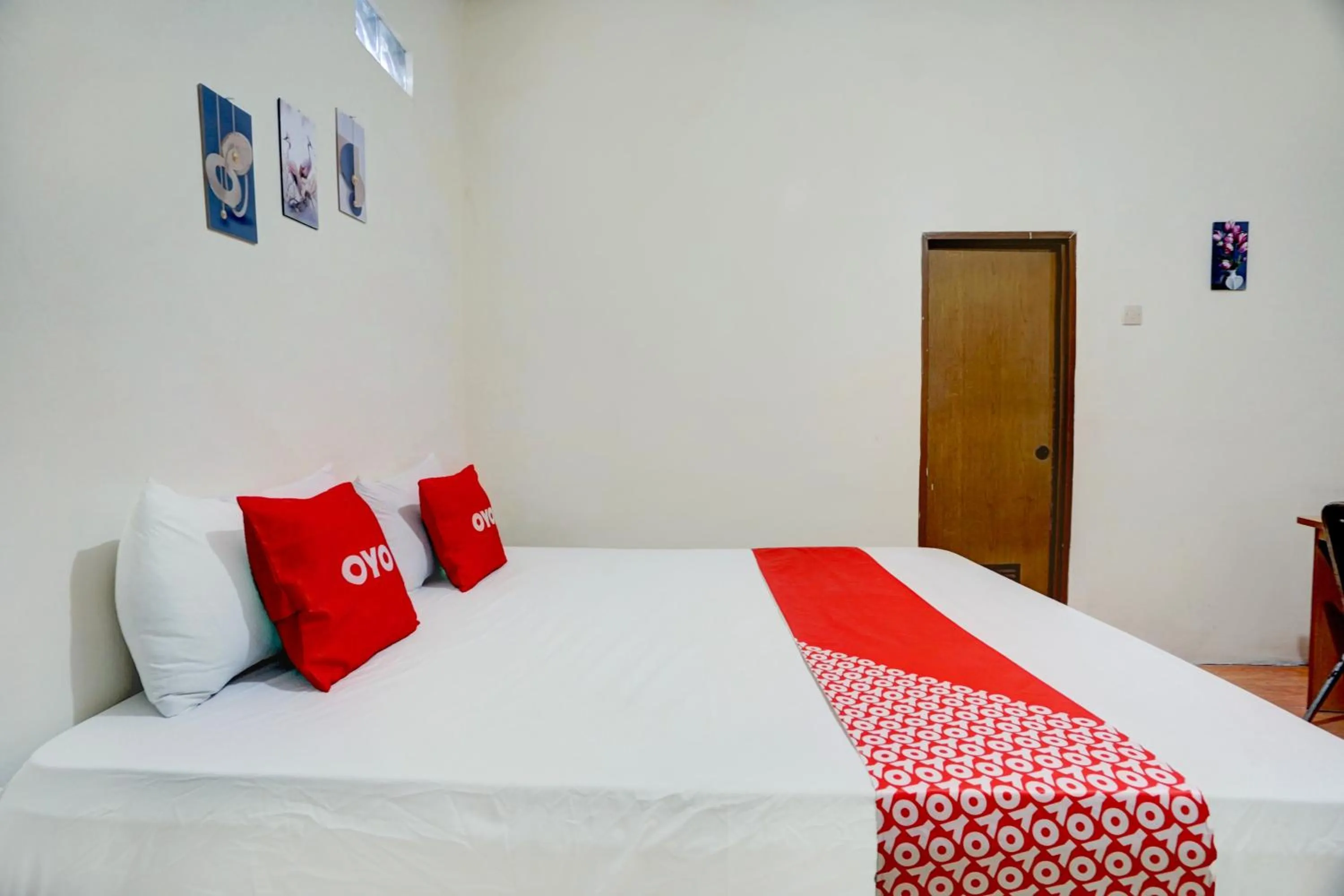 Bedroom in Petraya Residence Near City of tomorrow Mall