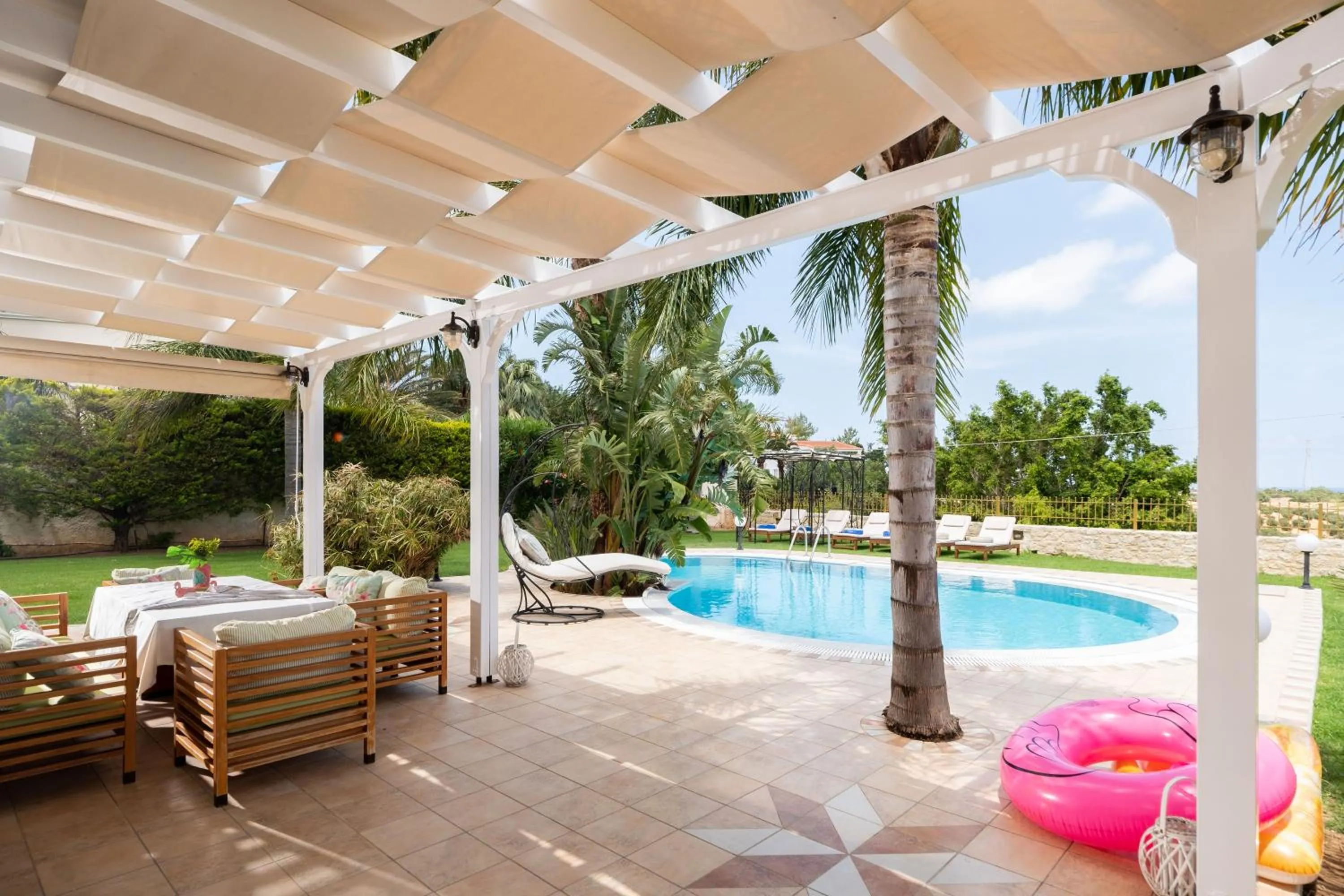 Swimming pool in Pandora Villas