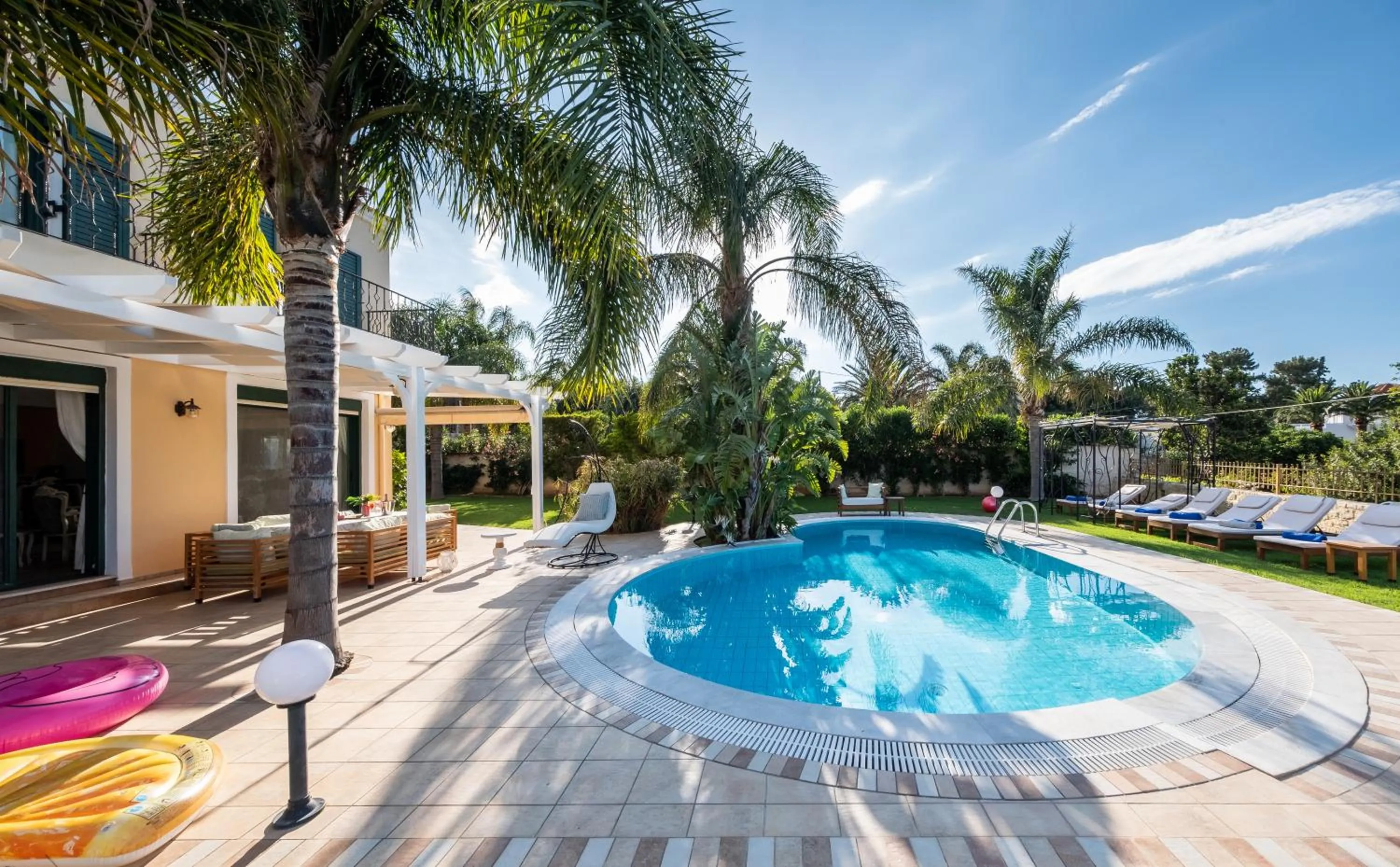 Swimming pool in Pandora Villas