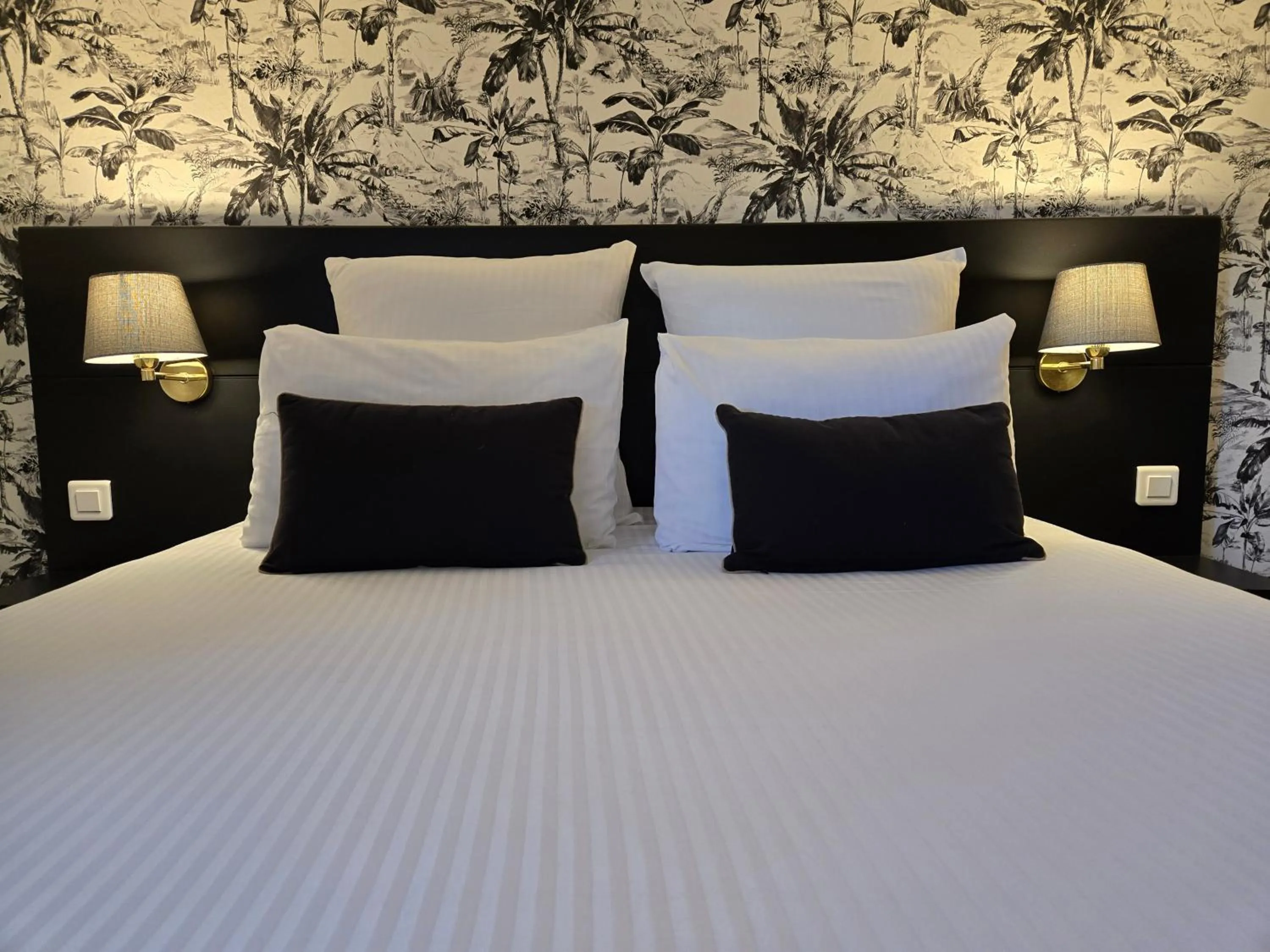 Bed in Hôtel Le SAINT-GENIÈS