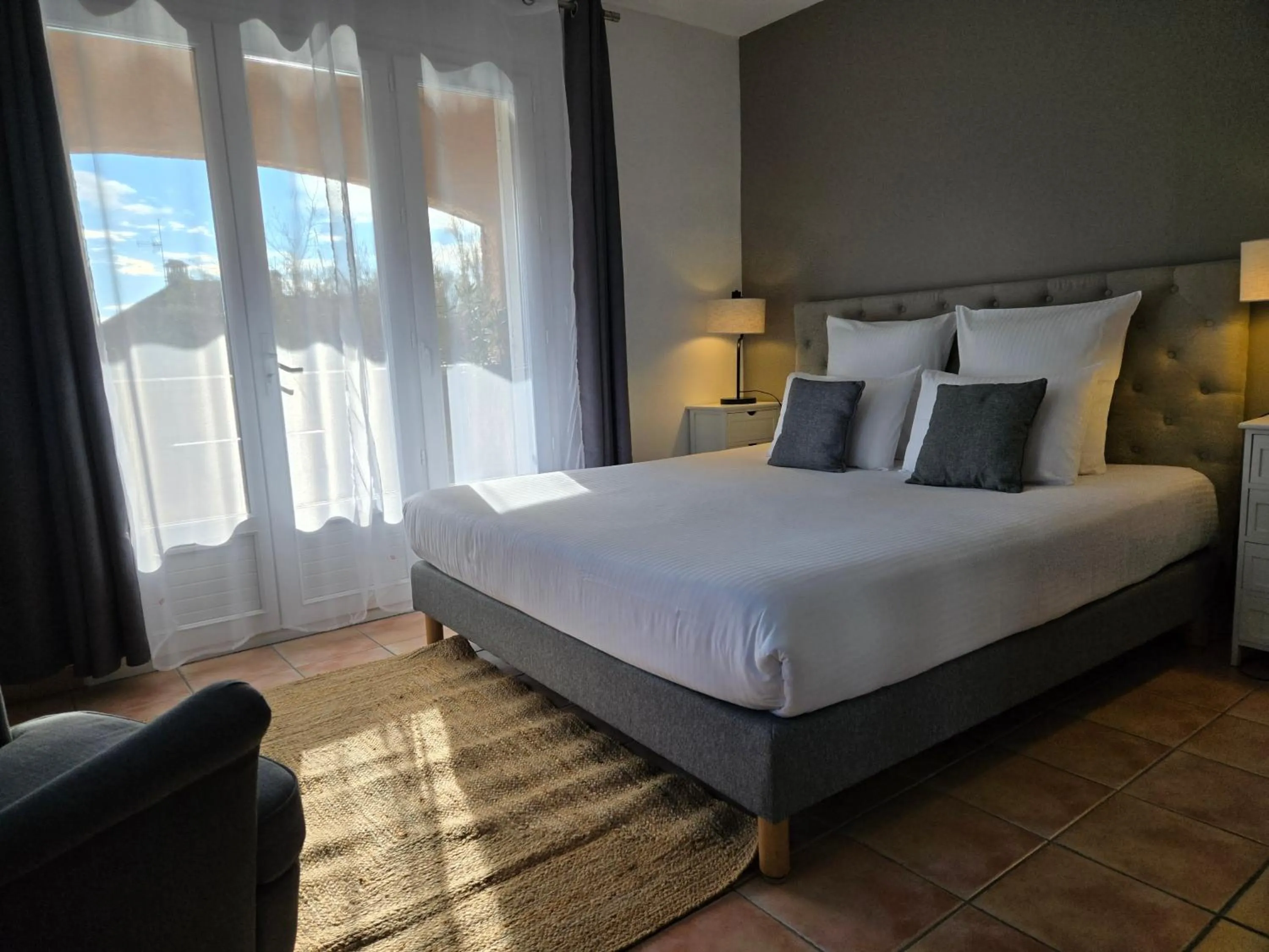 Bedroom, Bed in Hôtel Le SAINT-GENIÈS