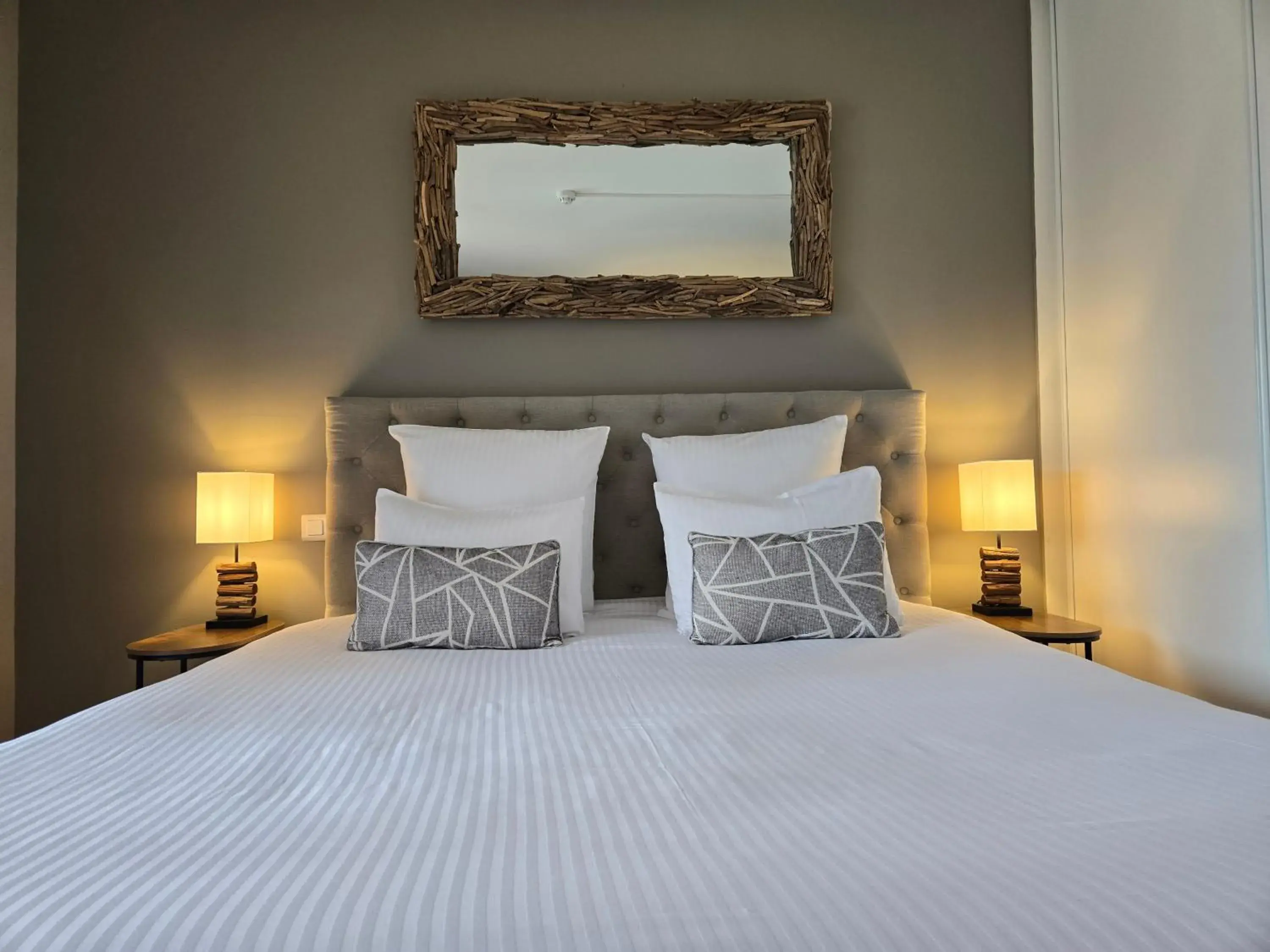 King Room with Pool View in Hôtel Le SAINT-GENIÈS King Room with Pool View in Hôtel Le SAINT-GENIÈS