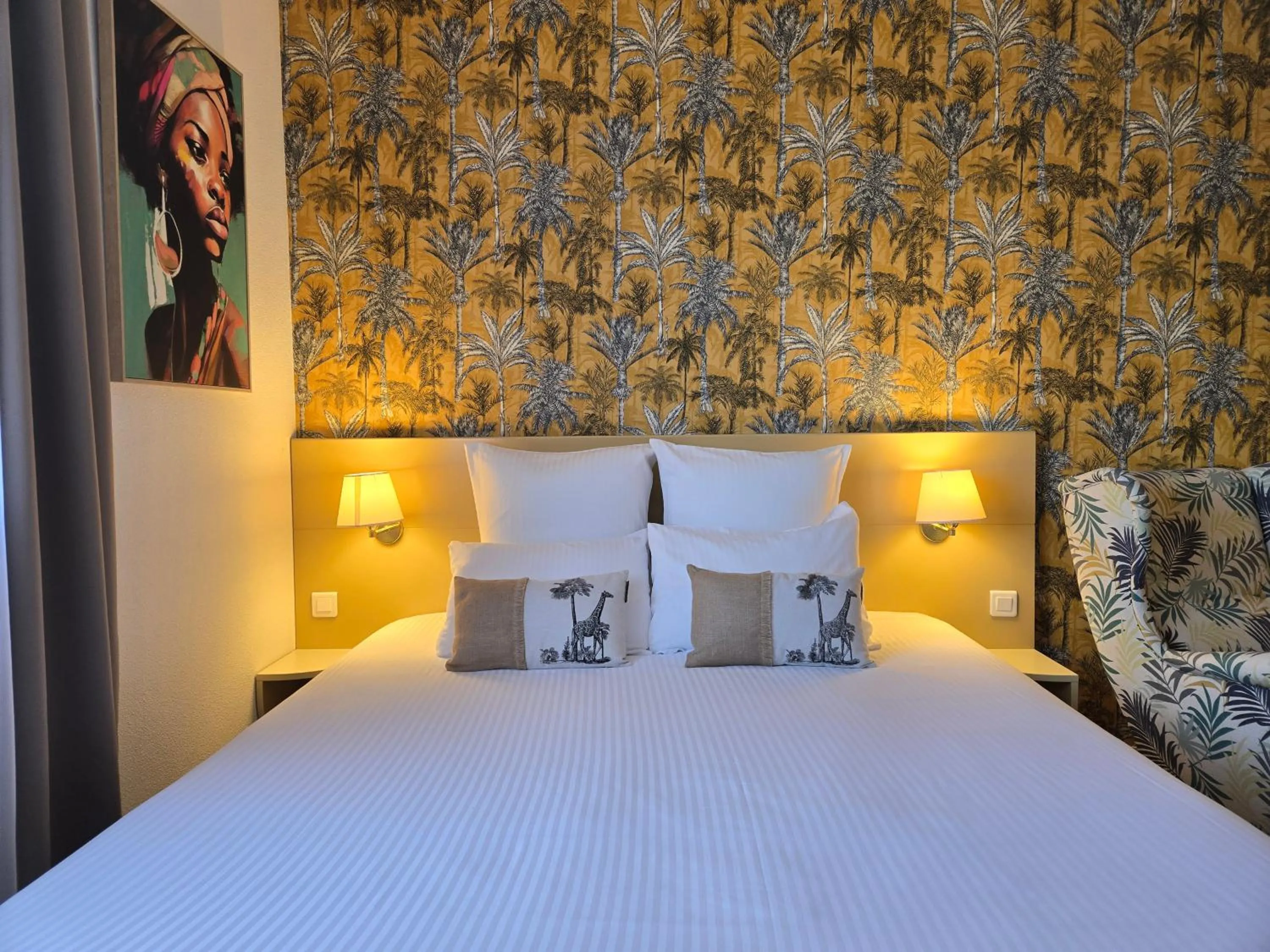 Bed in Hôtel Le SAINT-GENIÈS