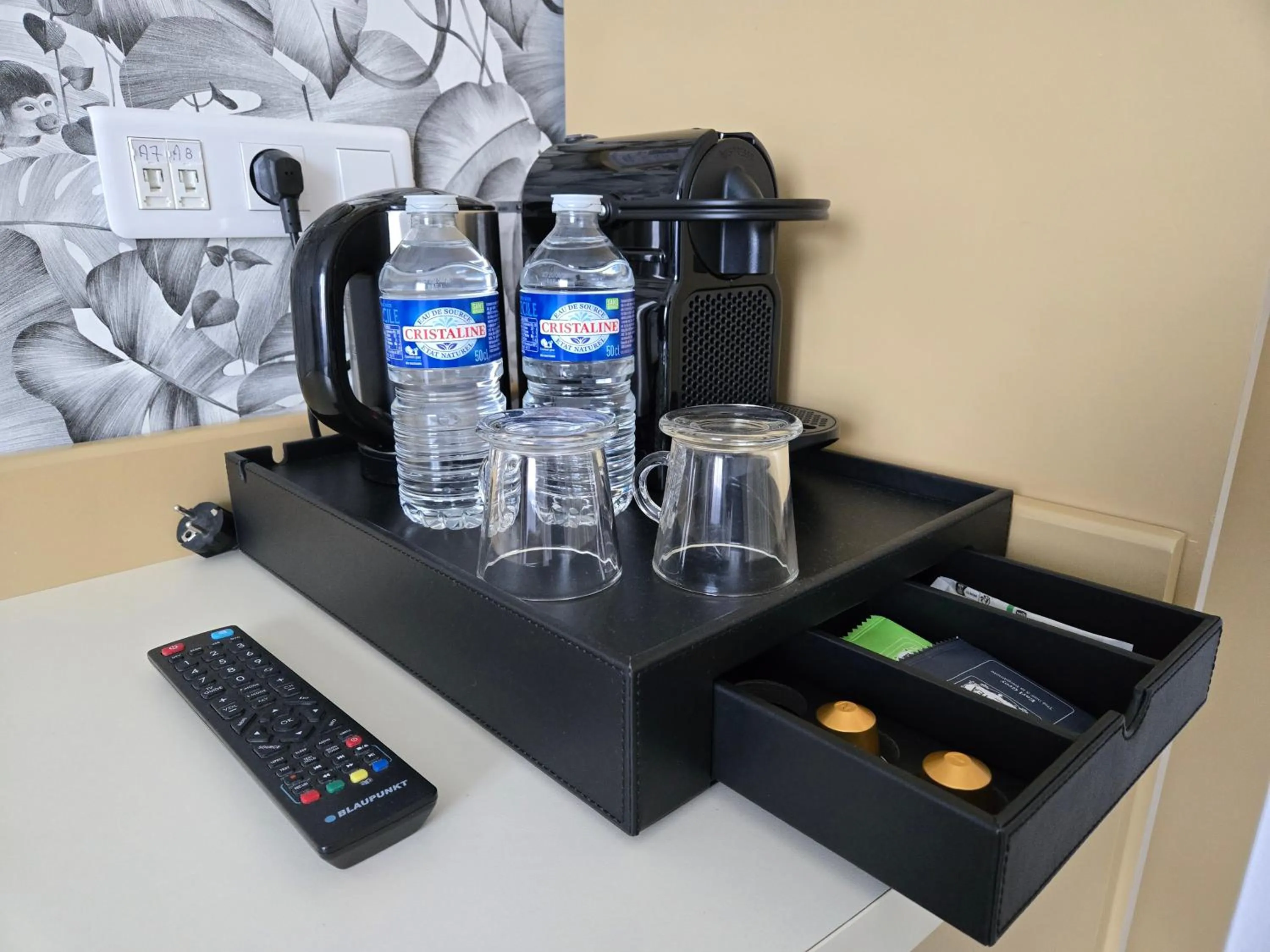 Coffee/tea facilities in Hôtel Le SAINT-GENIÈS