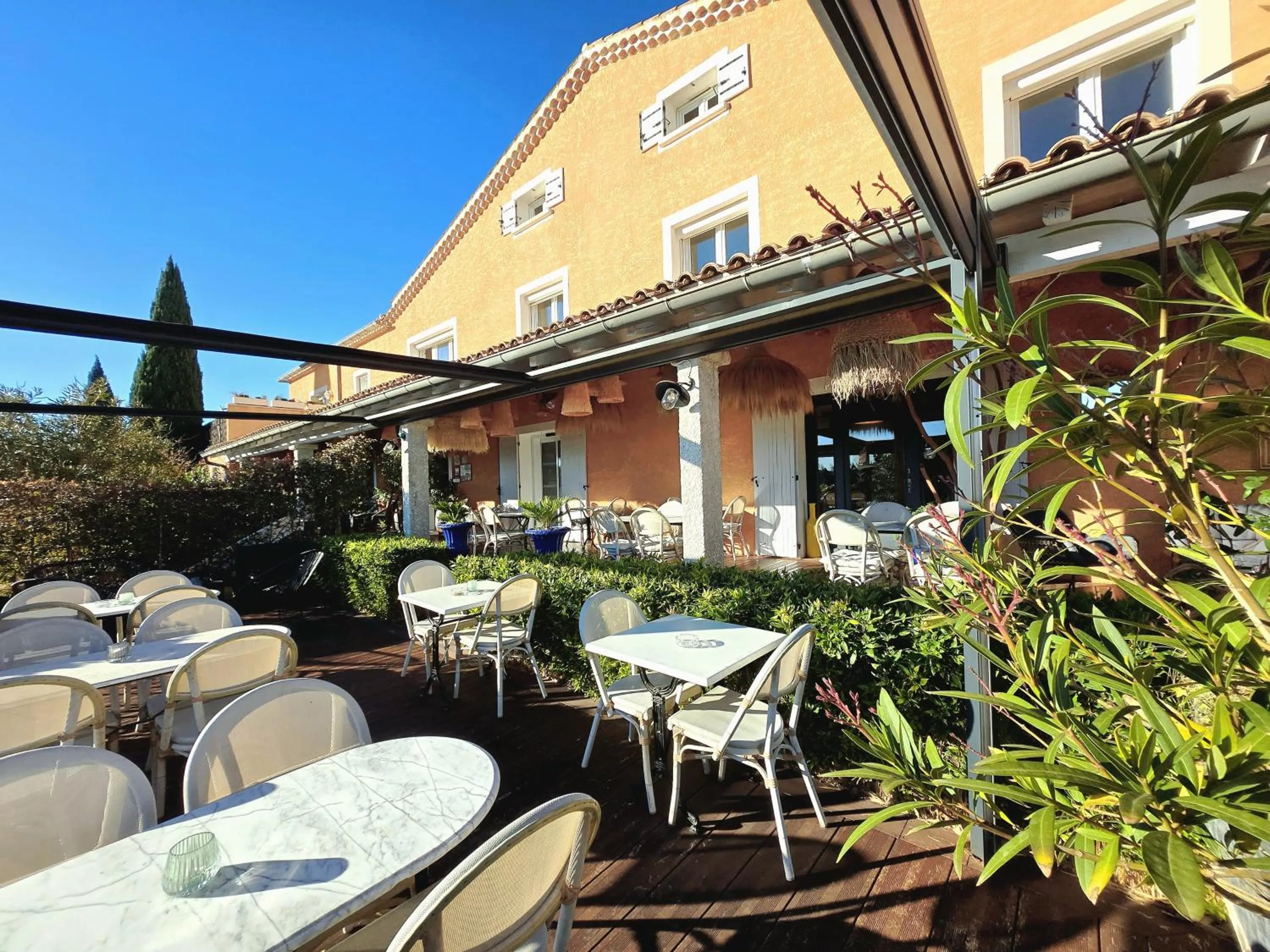 Property building in Hôtel Le SAINT-GENIÈS