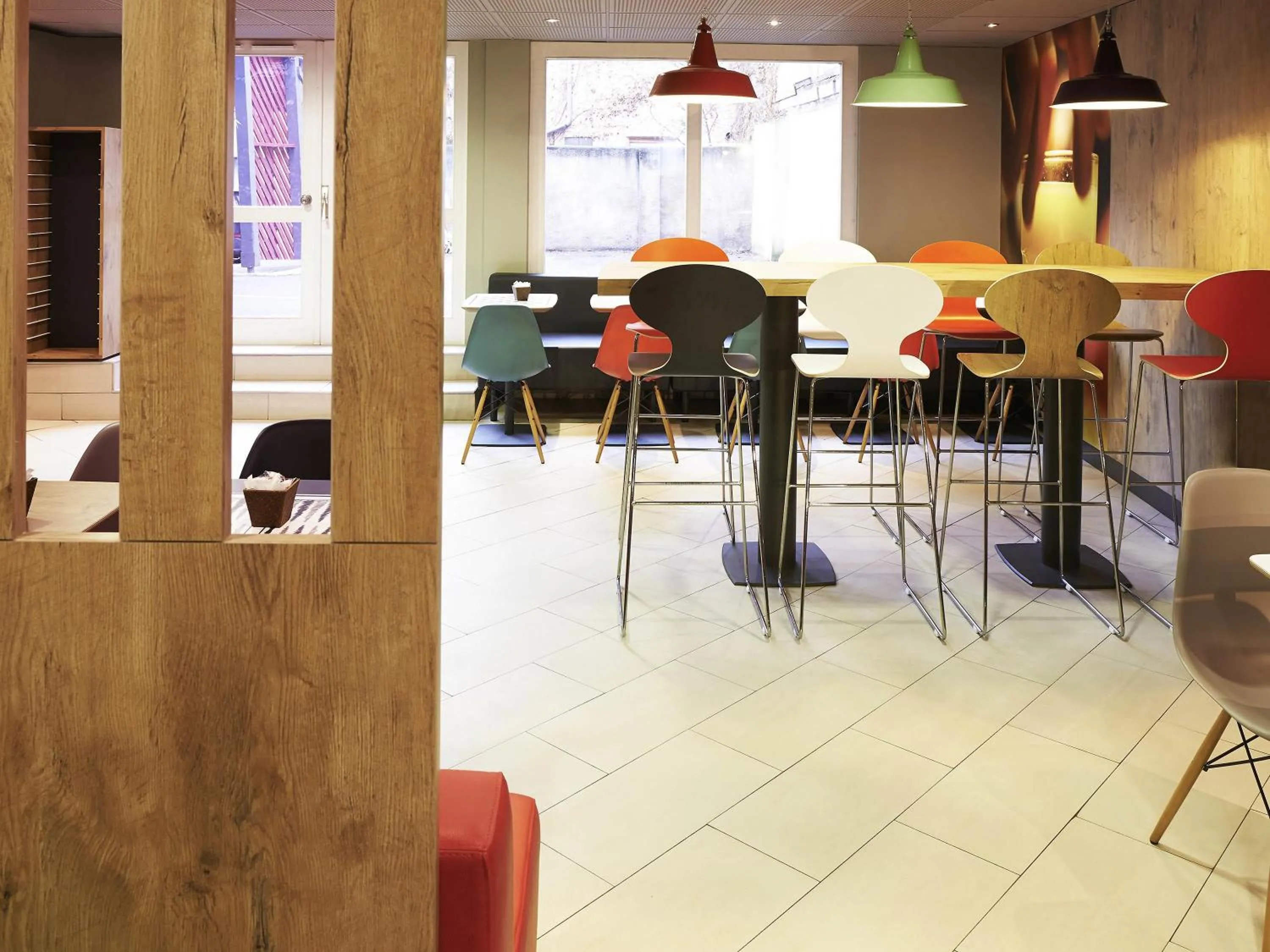 Lounge or bar in ibis Strasbourg Centre Petite France