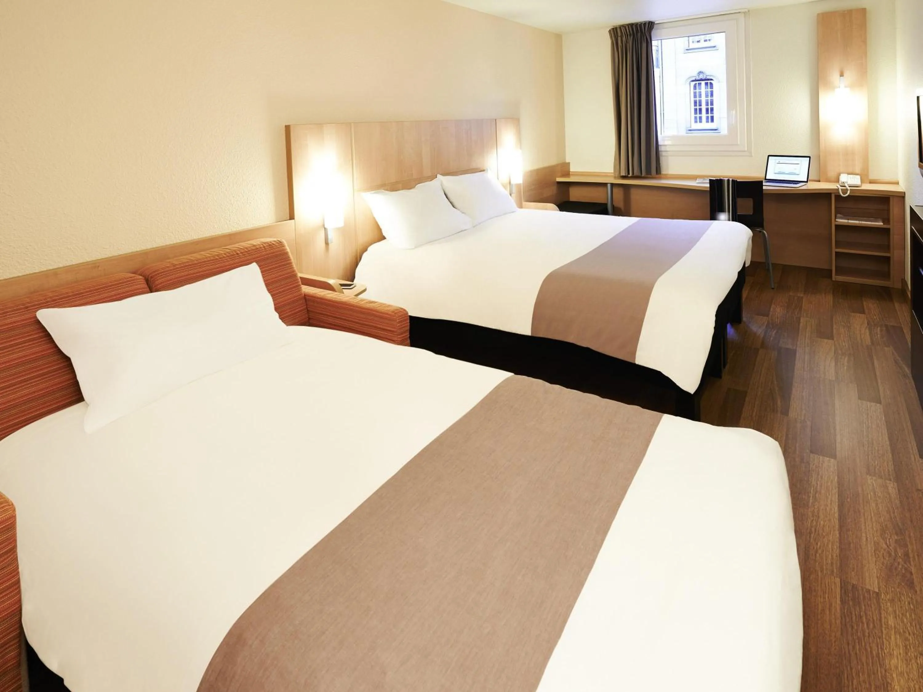 Bedroom, Bed in ibis Strasbourg Centre Petite France