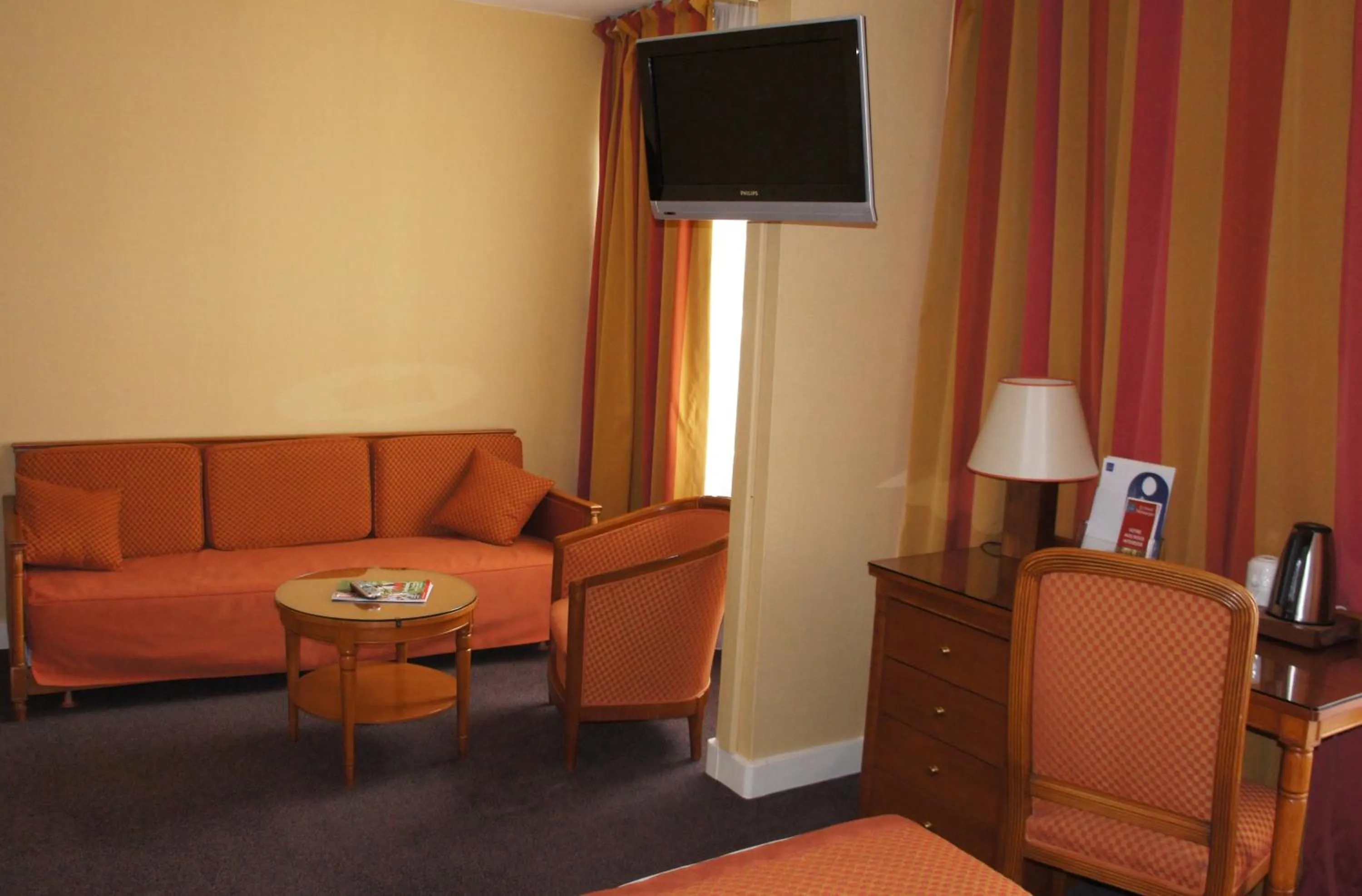 Seating area in Le Grand Monarque