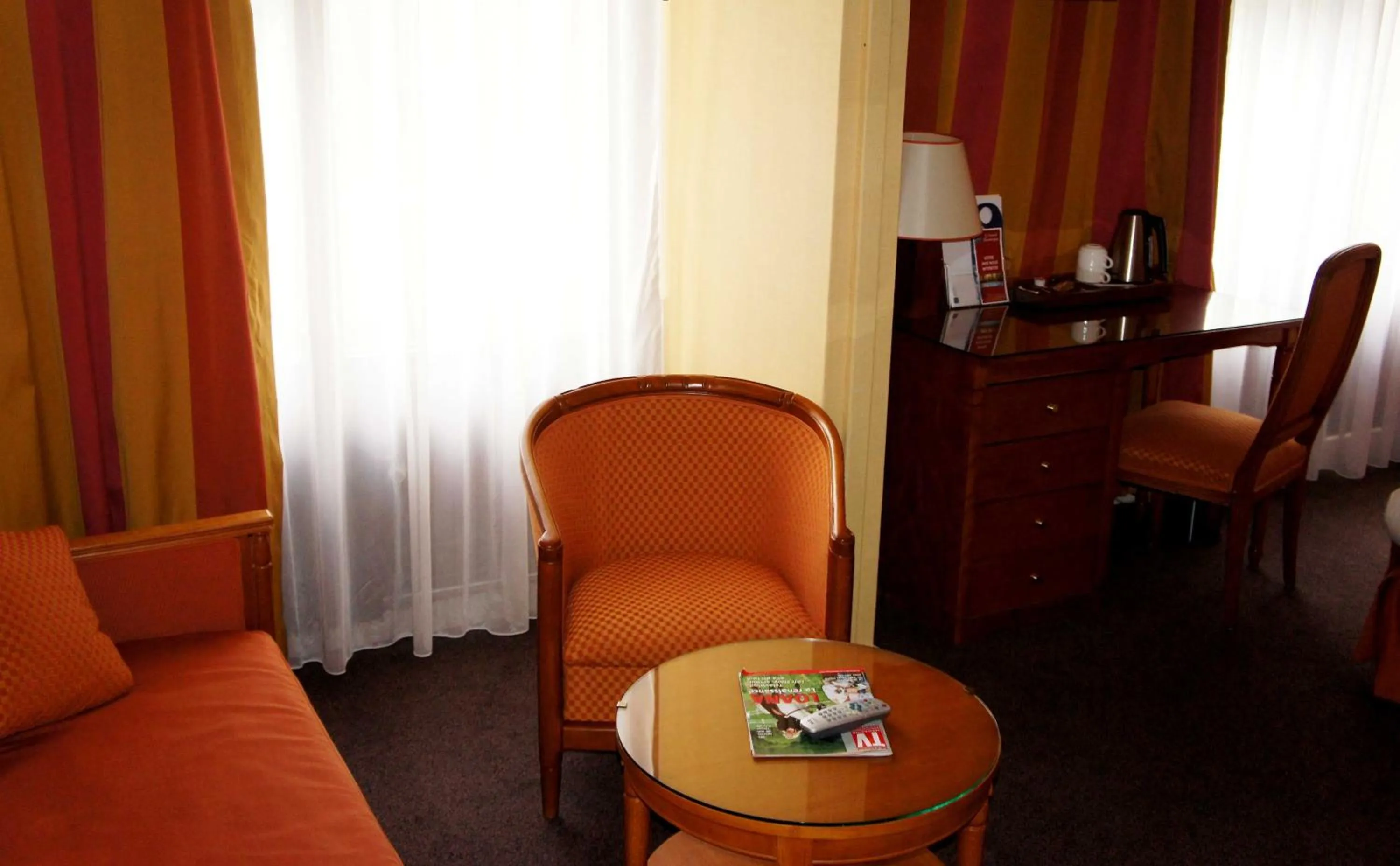 Seating area in Le Grand Monarque