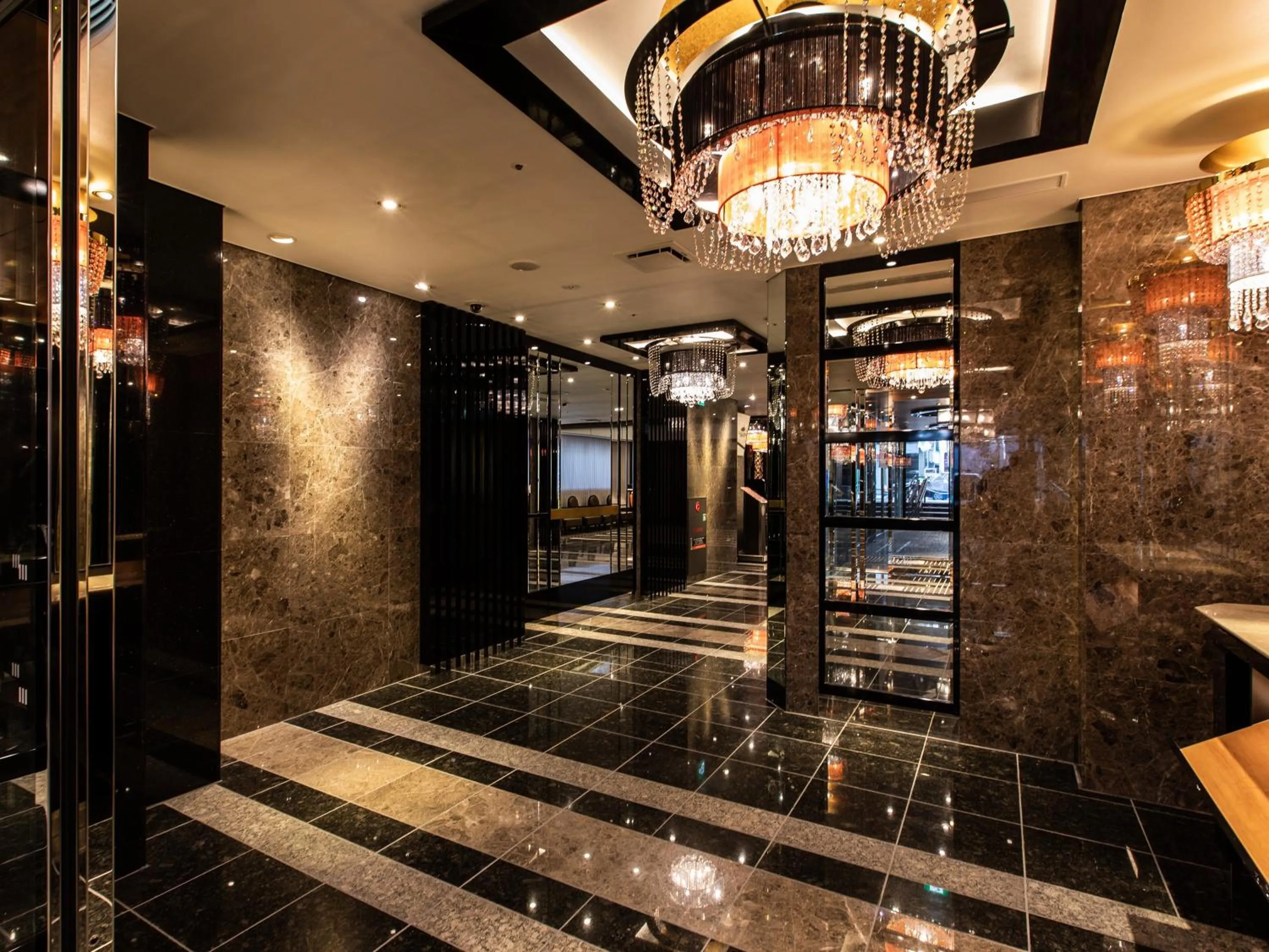 Lobby or reception in APA Hotel Kyoto Ekihigashi