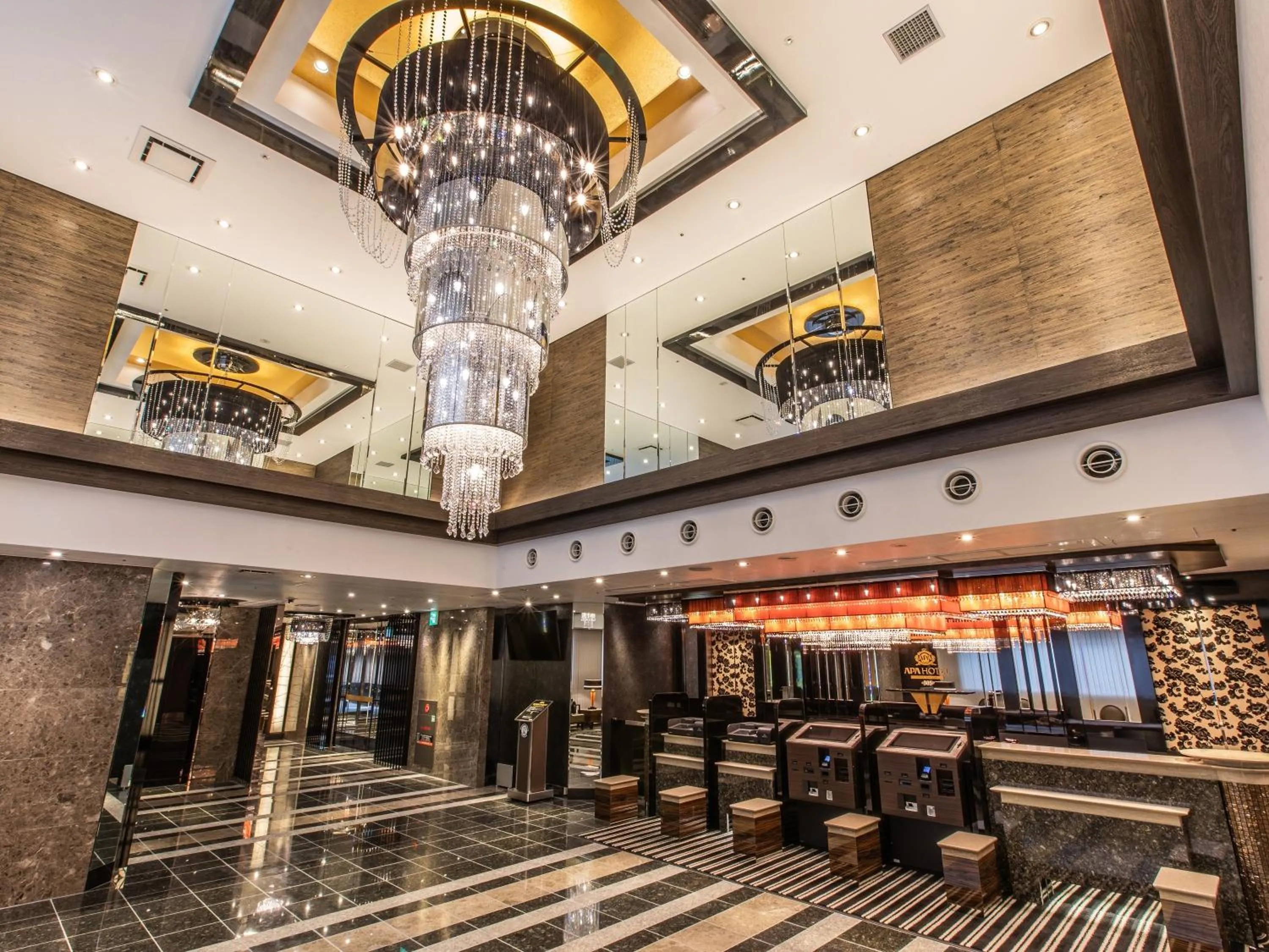 Lobby or reception in APA Hotel Kyoto Ekihigashi