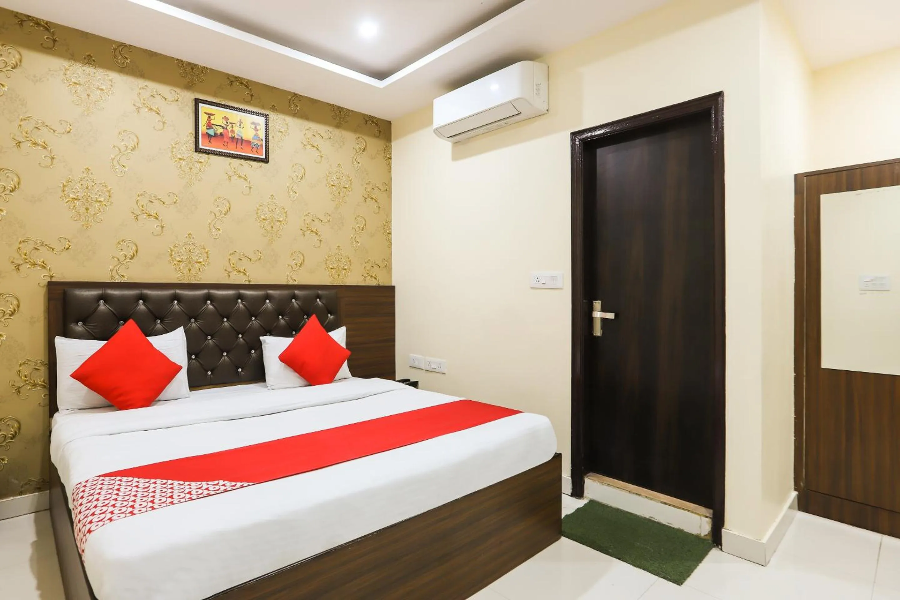 Bedroom, Bed in Hotel O City Residency