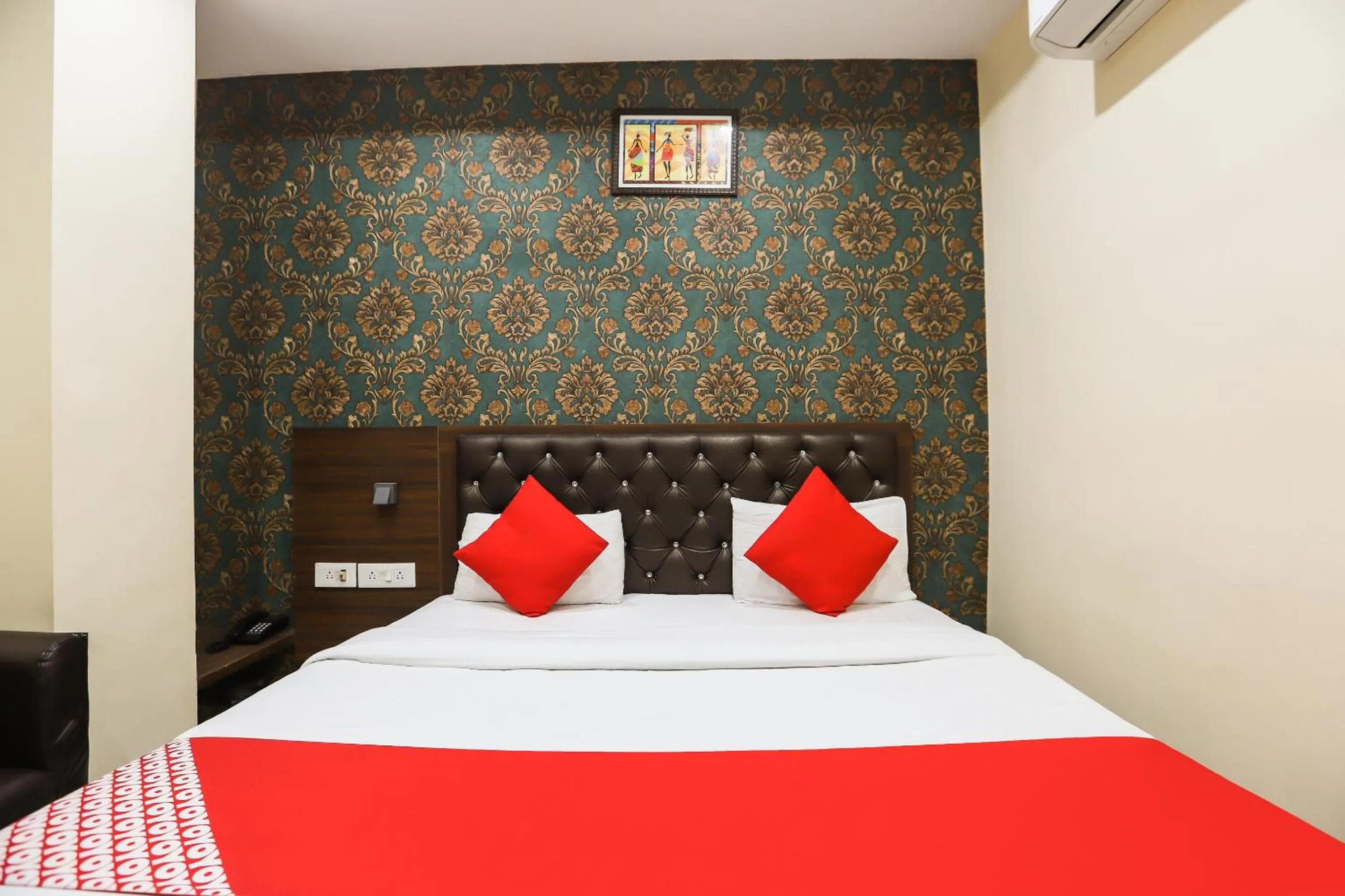 Bedroom, Bed in Hotel O City Residency