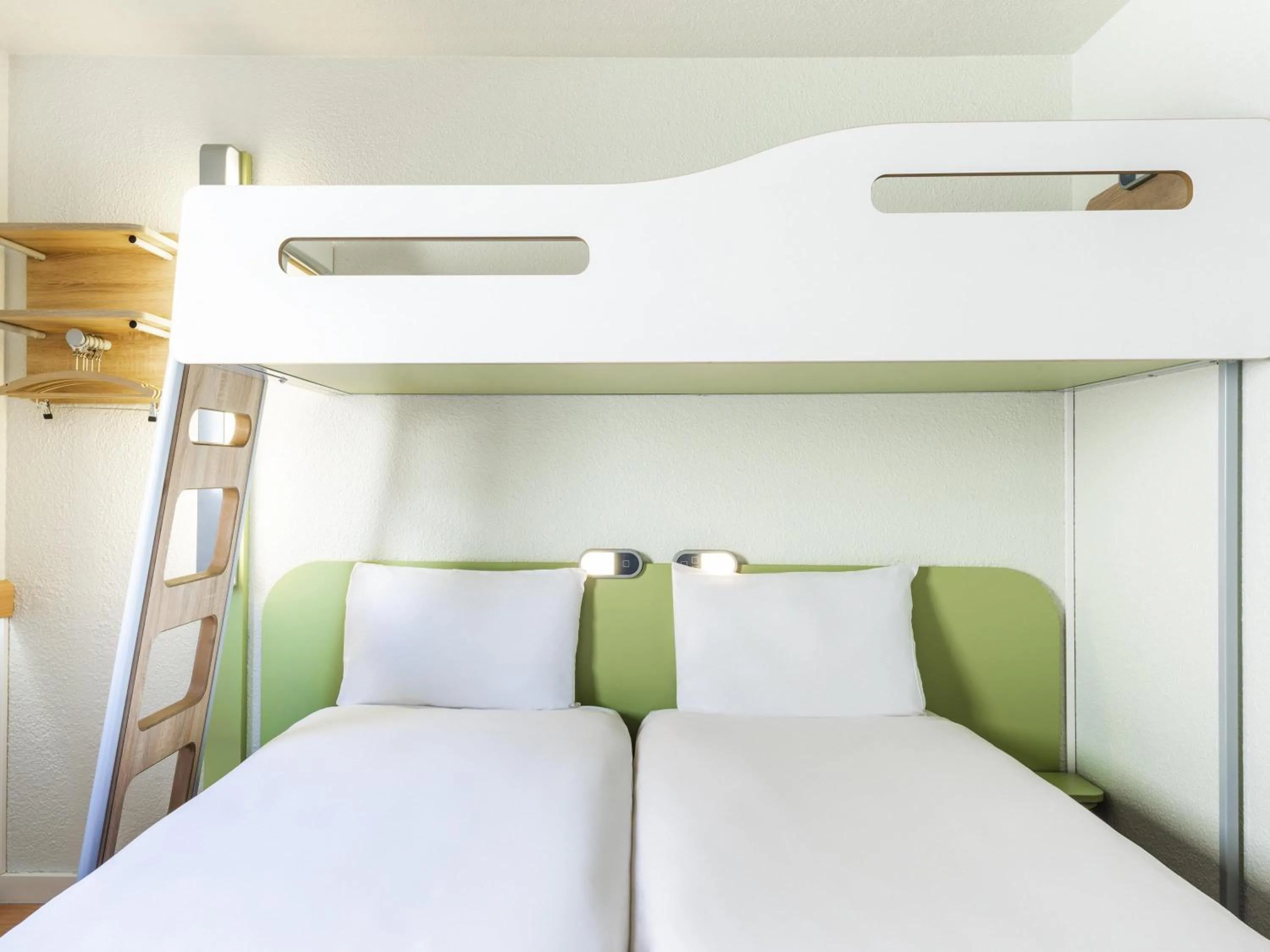 Bedroom, Bed in ibis budget Paris Porte de Bercy