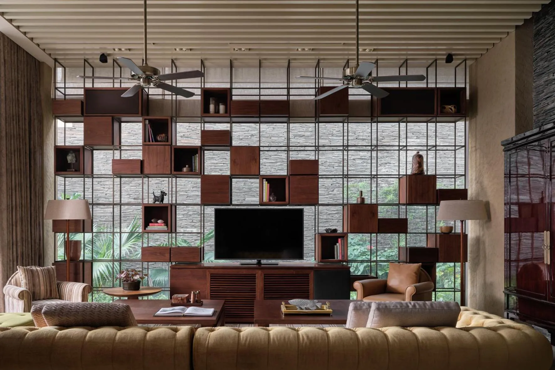 Restaurant/places to eat in Rosewood Guangzhou