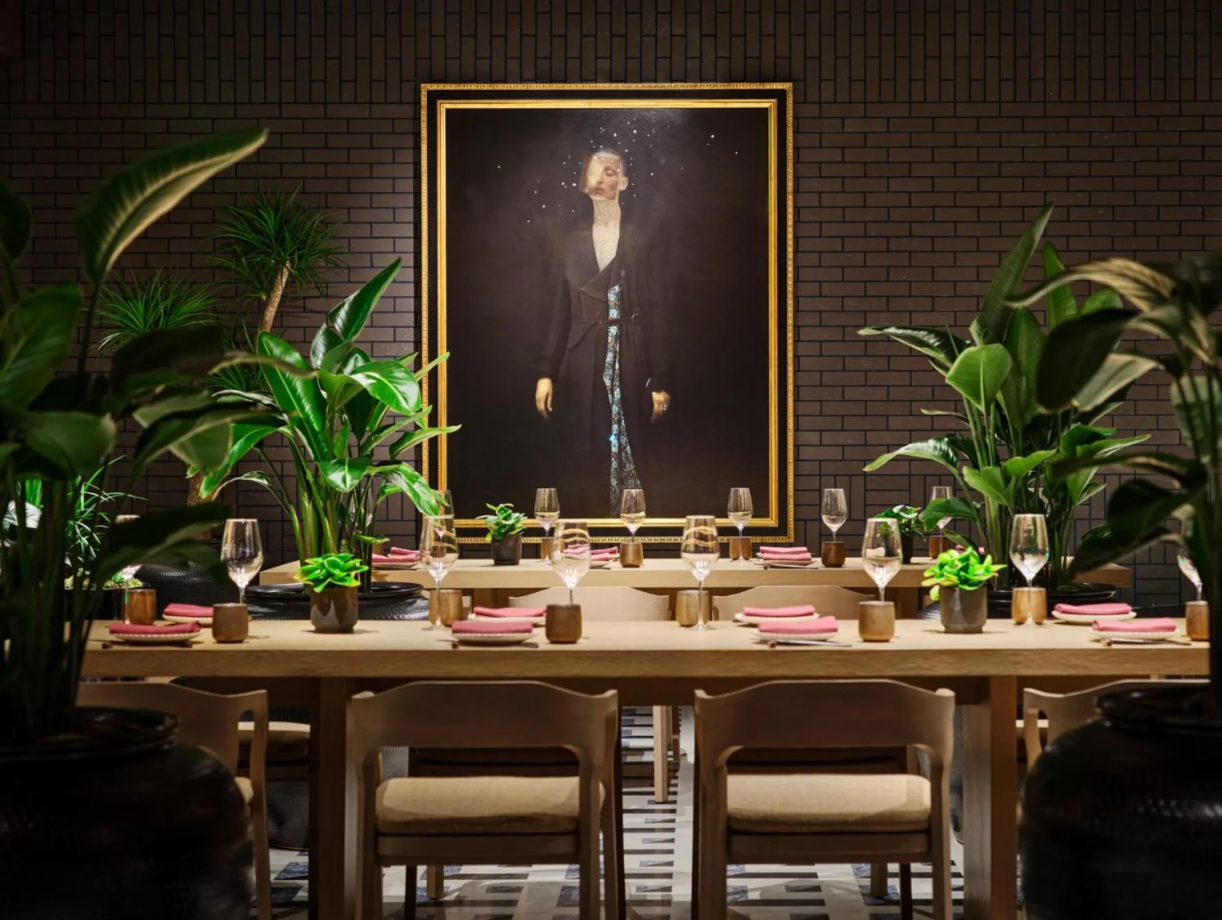 Restaurant/places to eat in Rosewood Guangzhou