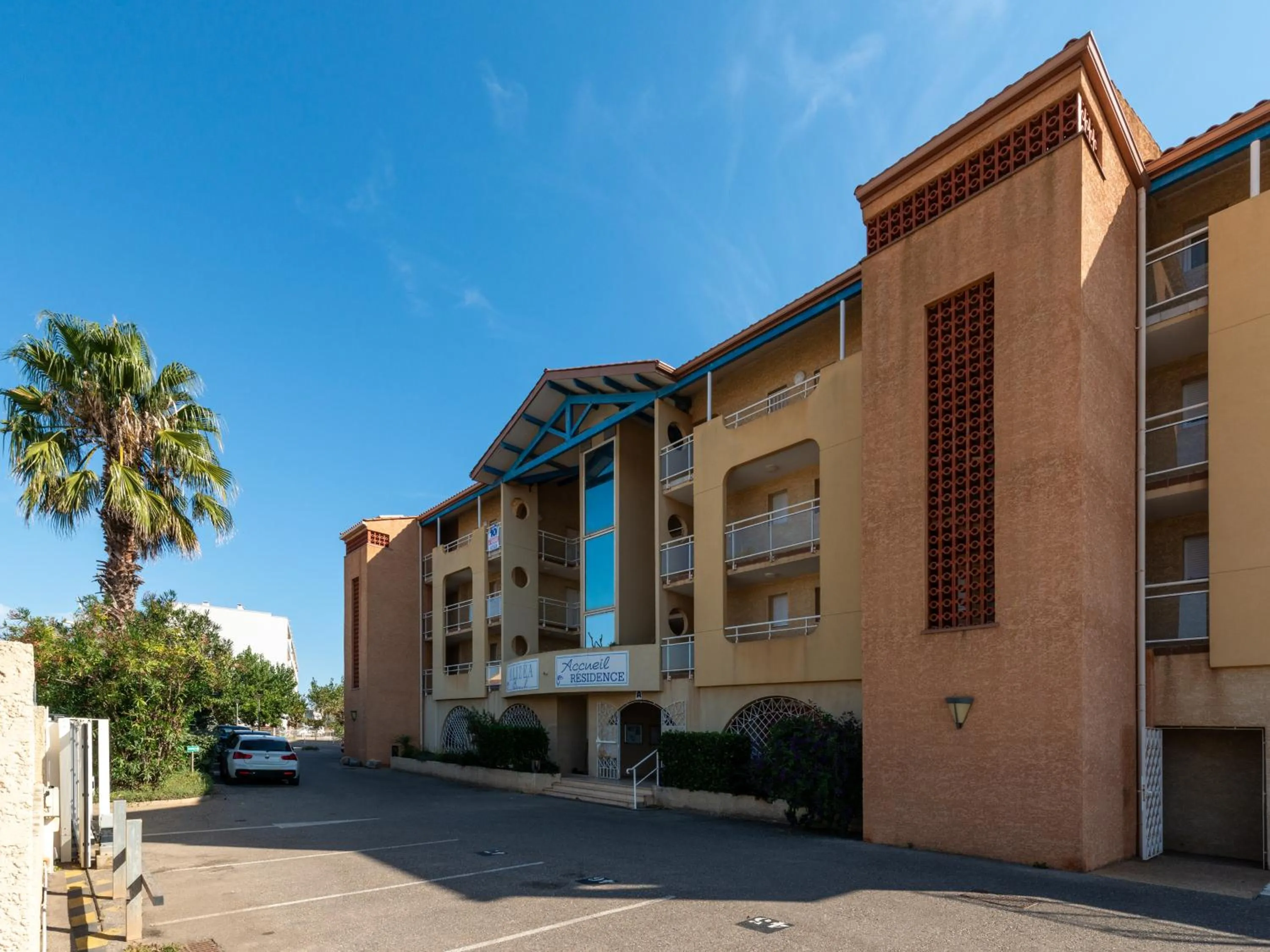 Facade/entrance in Vacancéole - Résidence Alizéa Beach