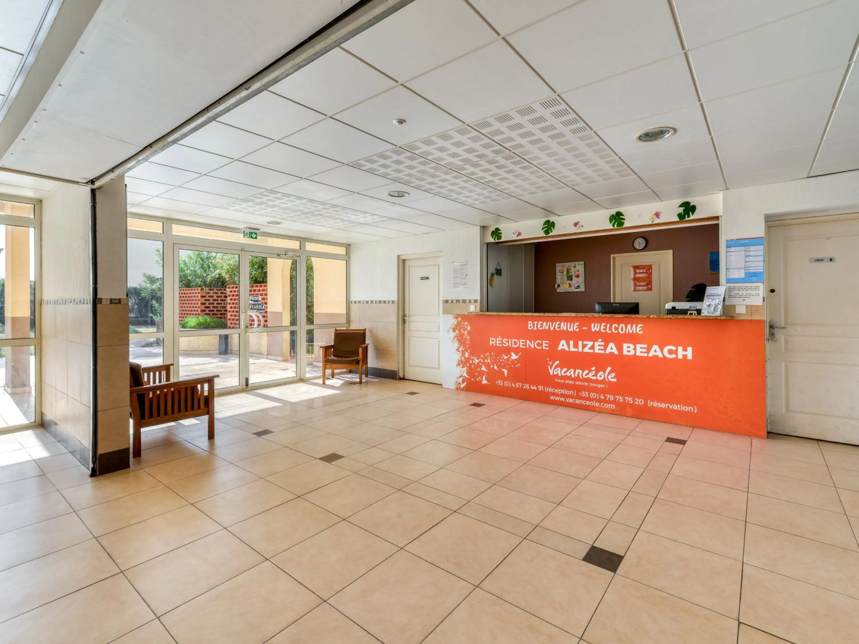 Lobby or reception in Vacancéole - Résidence Alizéa Beach