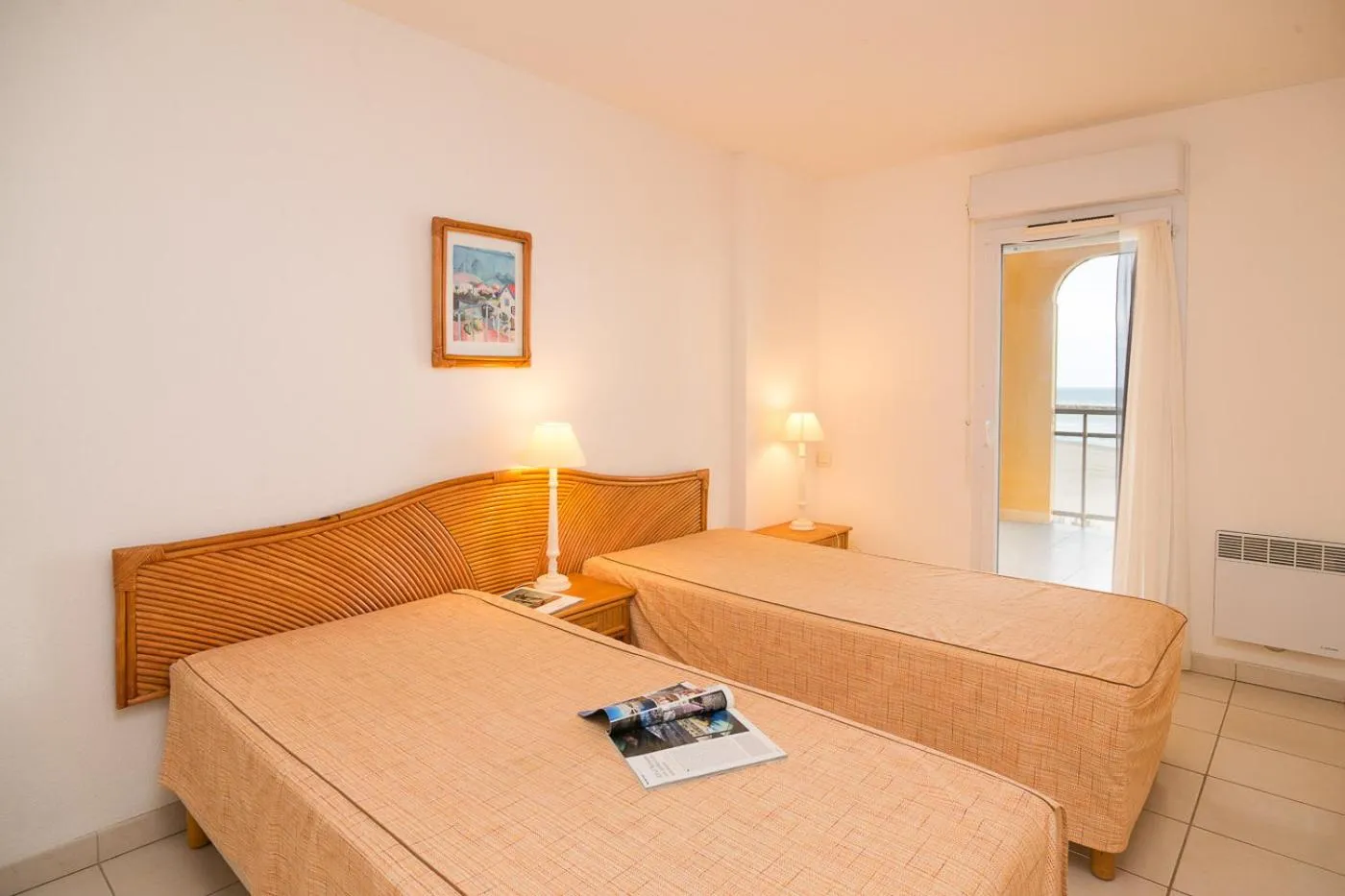 Bedroom, Bed in Vacancéole - Résidence Alizéa Beach