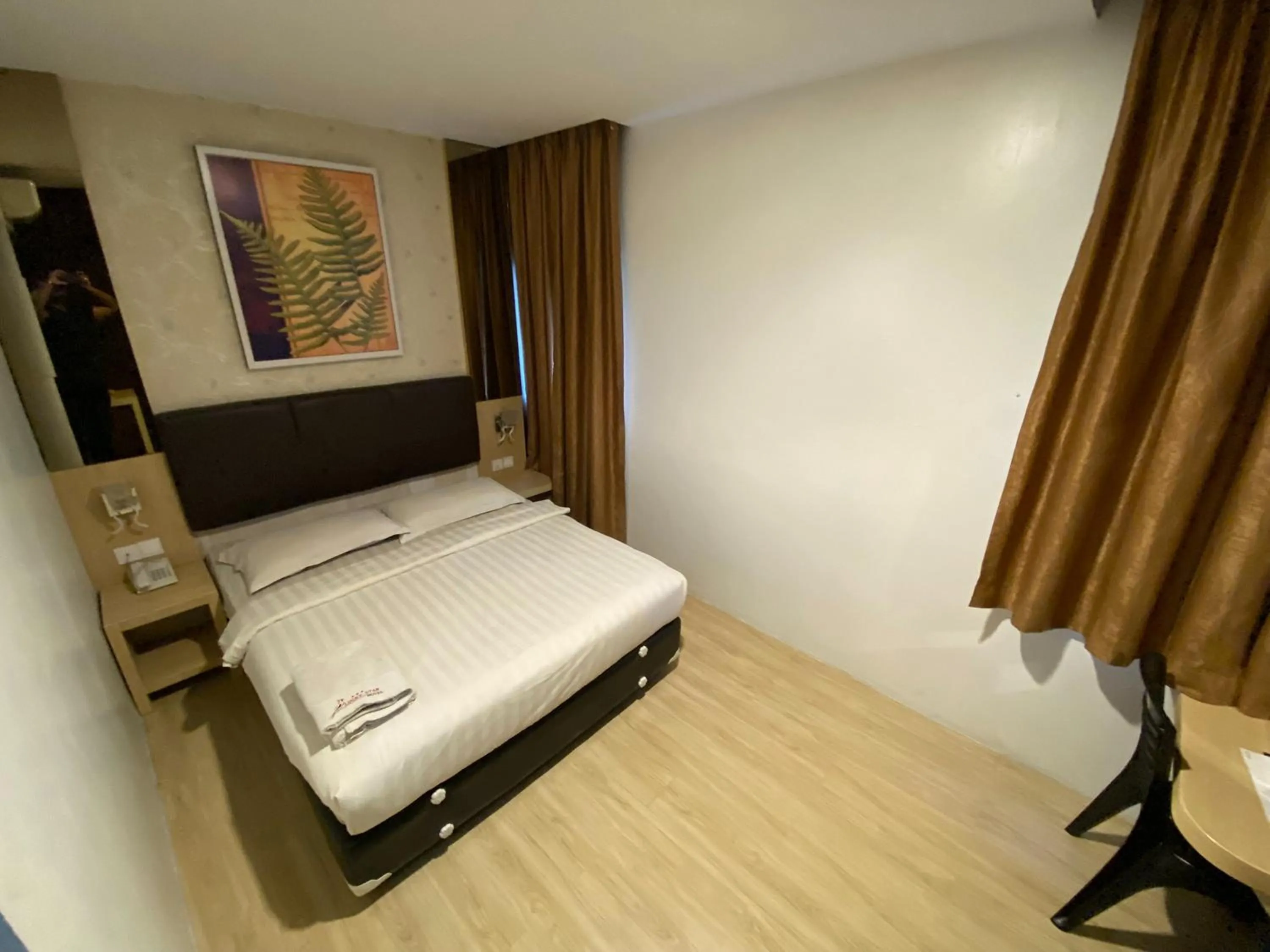 Bedroom, Bed in Lucky Star Hotel Near Harbour Bay Batam
