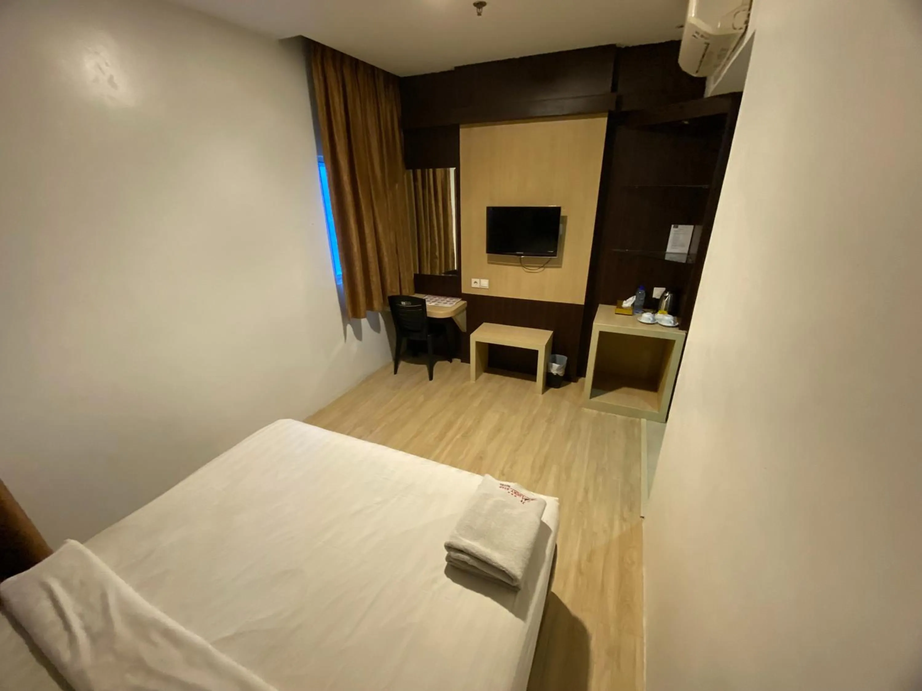 Bedroom, Bed in Lucky Star Hotel Near Harbour Bay Batam