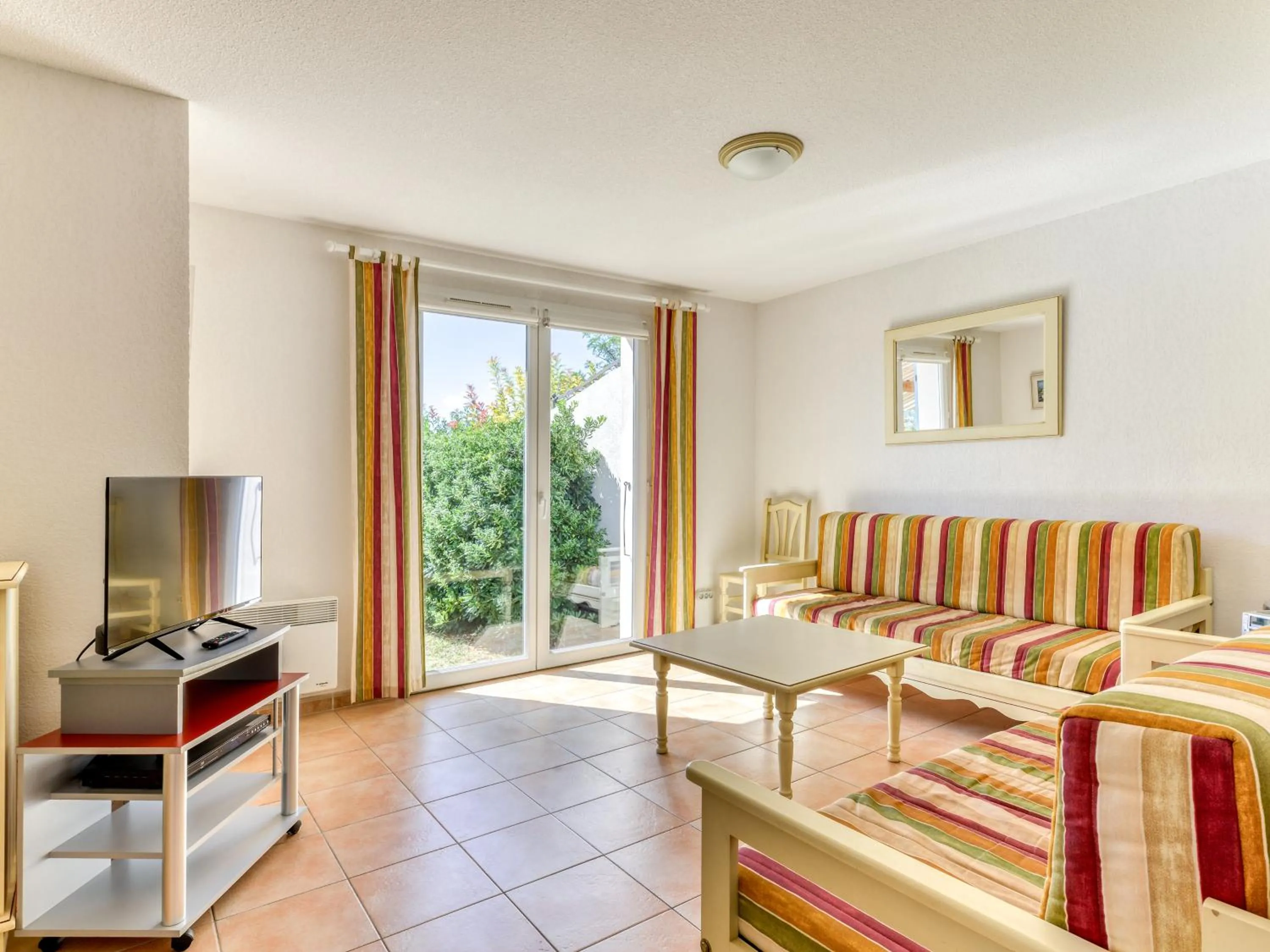 Dining area in Vacancéole - Port Minervois, Les Hauts du Lac