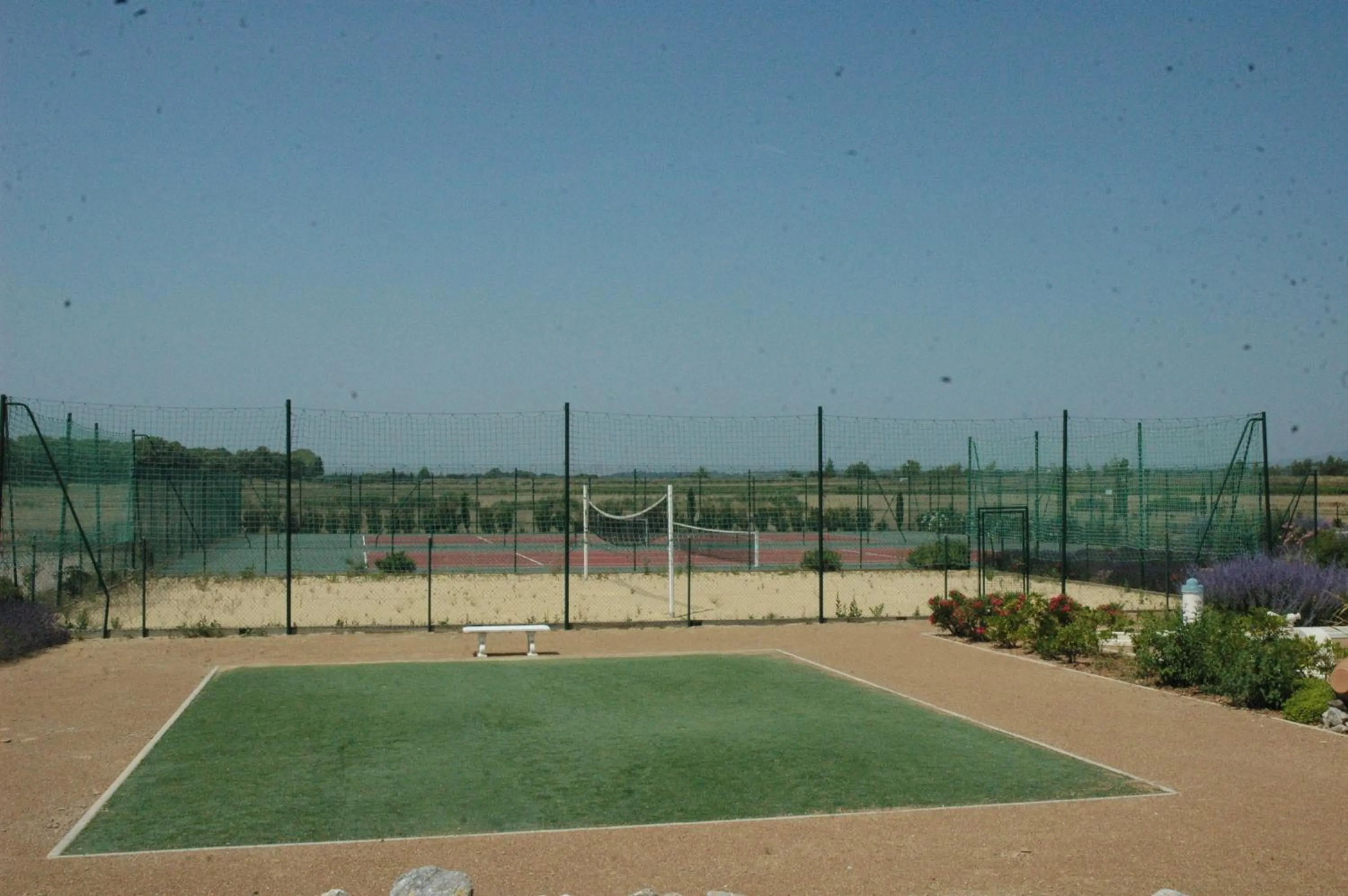 Tennis court in Vacancéole - Port Minervois, Les Hauts du Lac