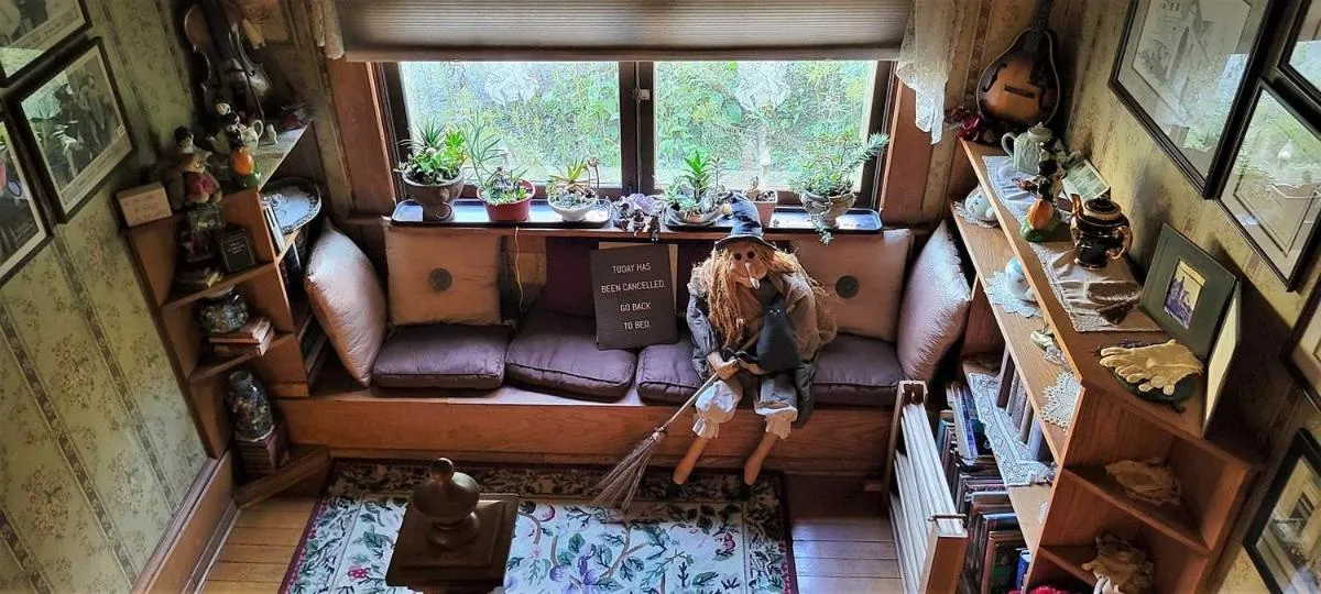 The Queen, A Victorian Bed & Breakfast