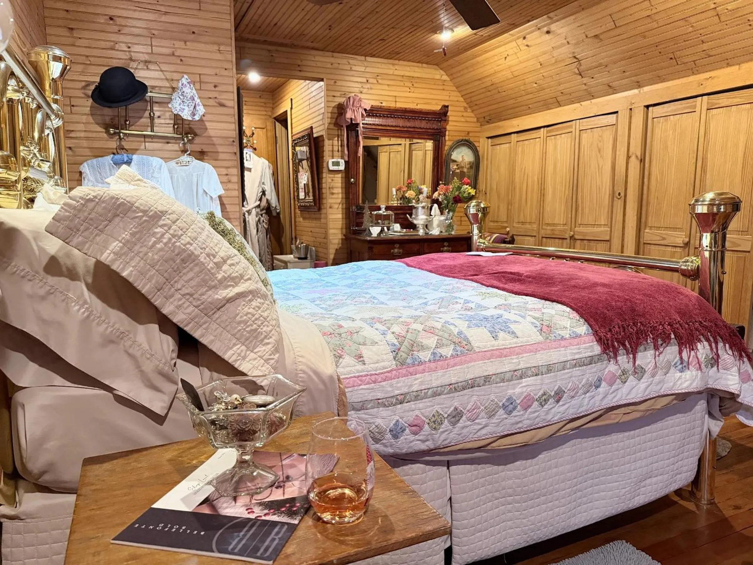 Bed in The Queen, A Victorian Bed & Breakfast