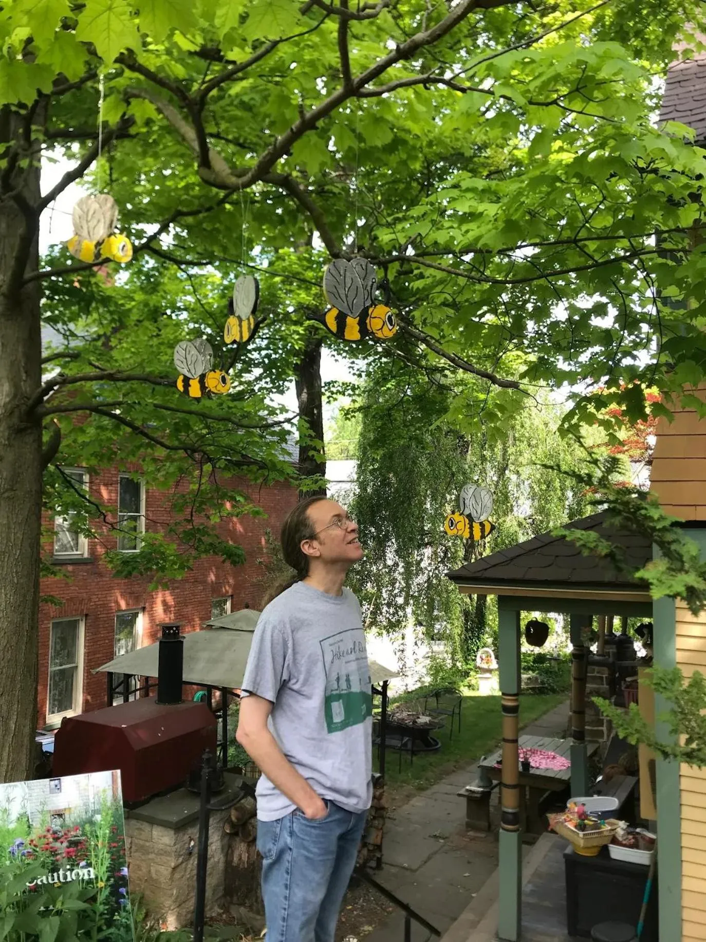 Garden in The Queen, A Victorian Bed & Breakfast