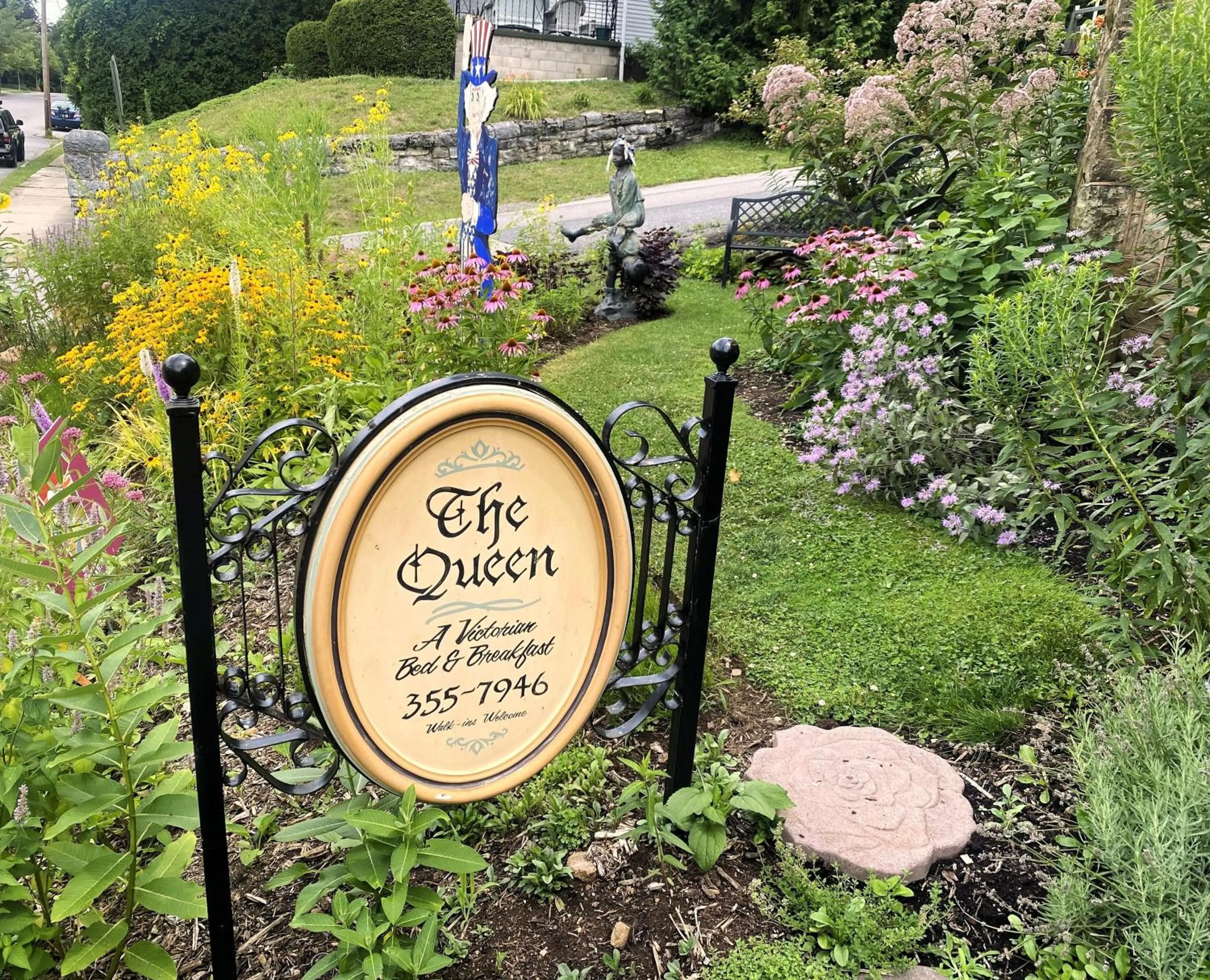 Spring in The Queen, A Victorian Bed & Breakfast