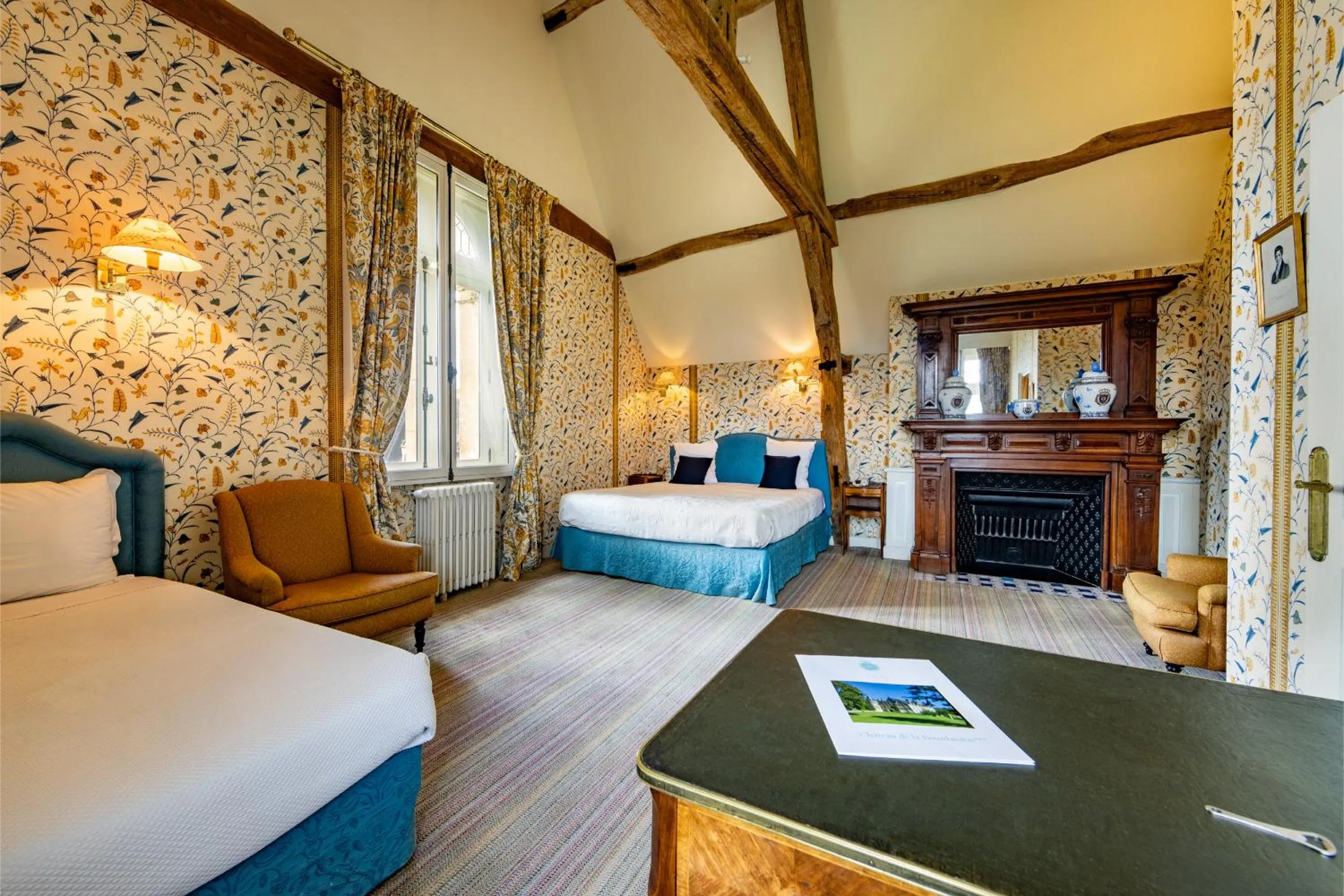 Photo of the whole room, Bed in Château De La Bourdaisière